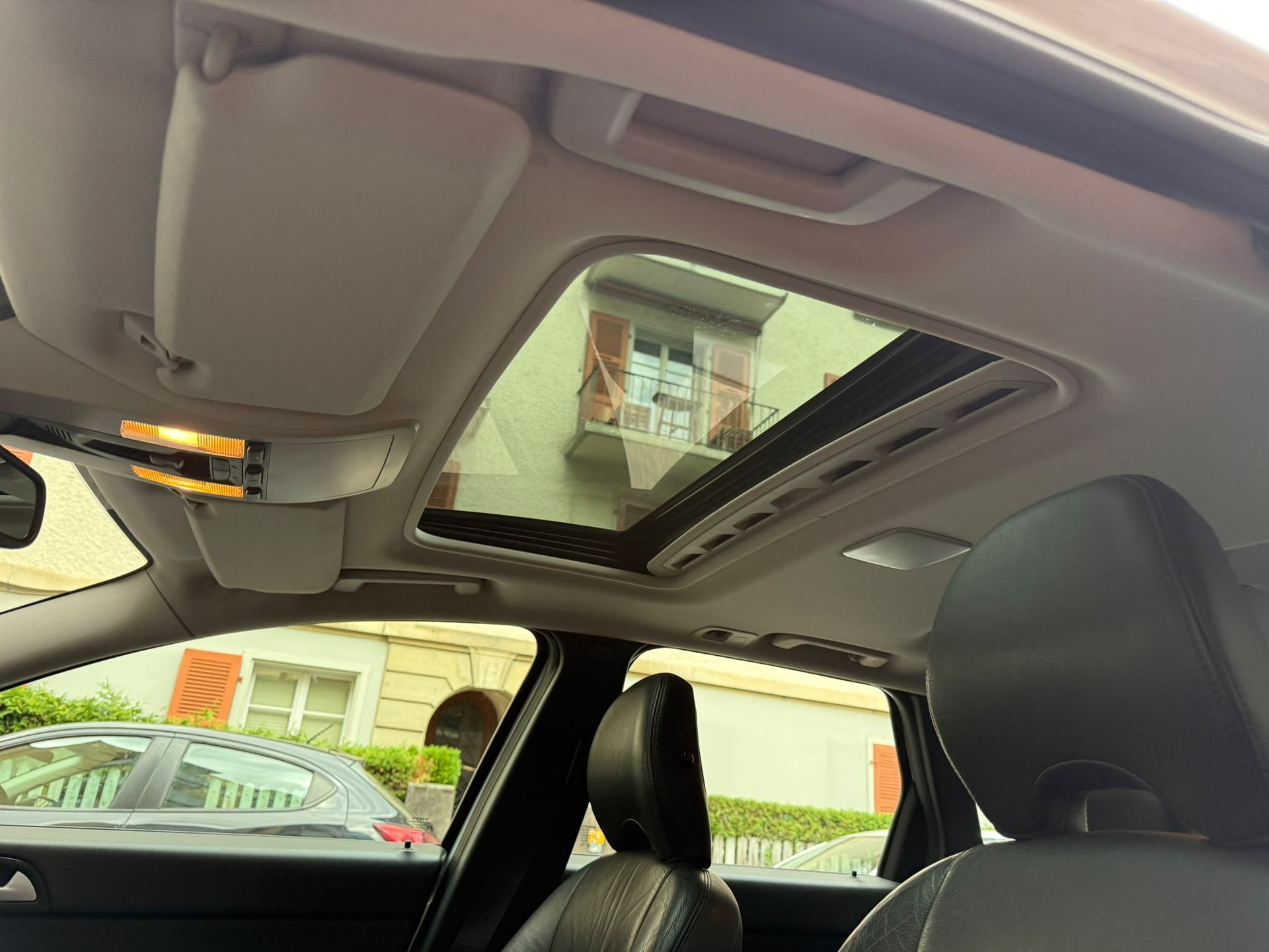 VOLVO V50 T5 AWD Summum-image-11