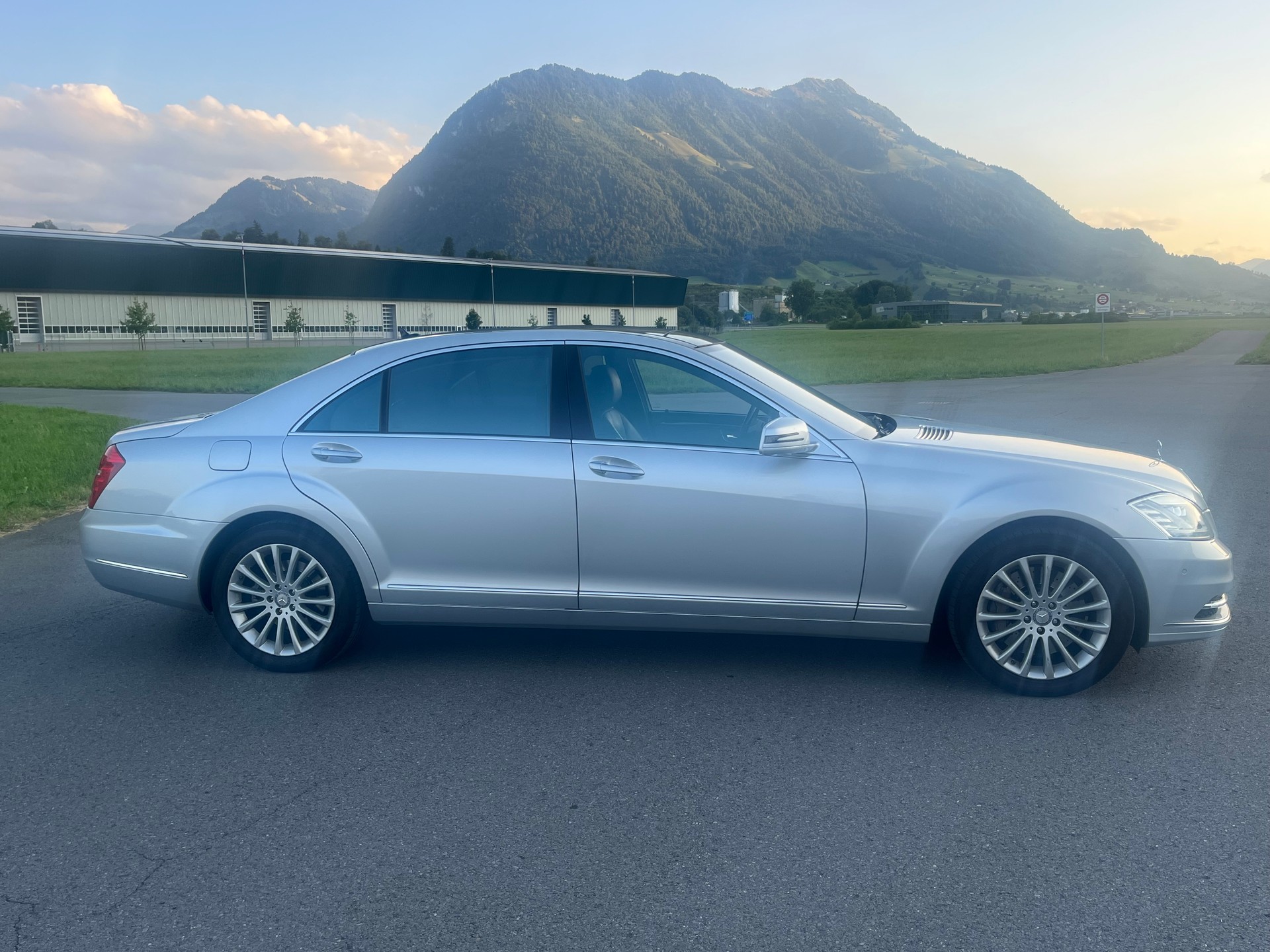 MERCEDES-BENZ S 500 L BlueEfficiency SS 4Matic 7G-Tronic-image-4