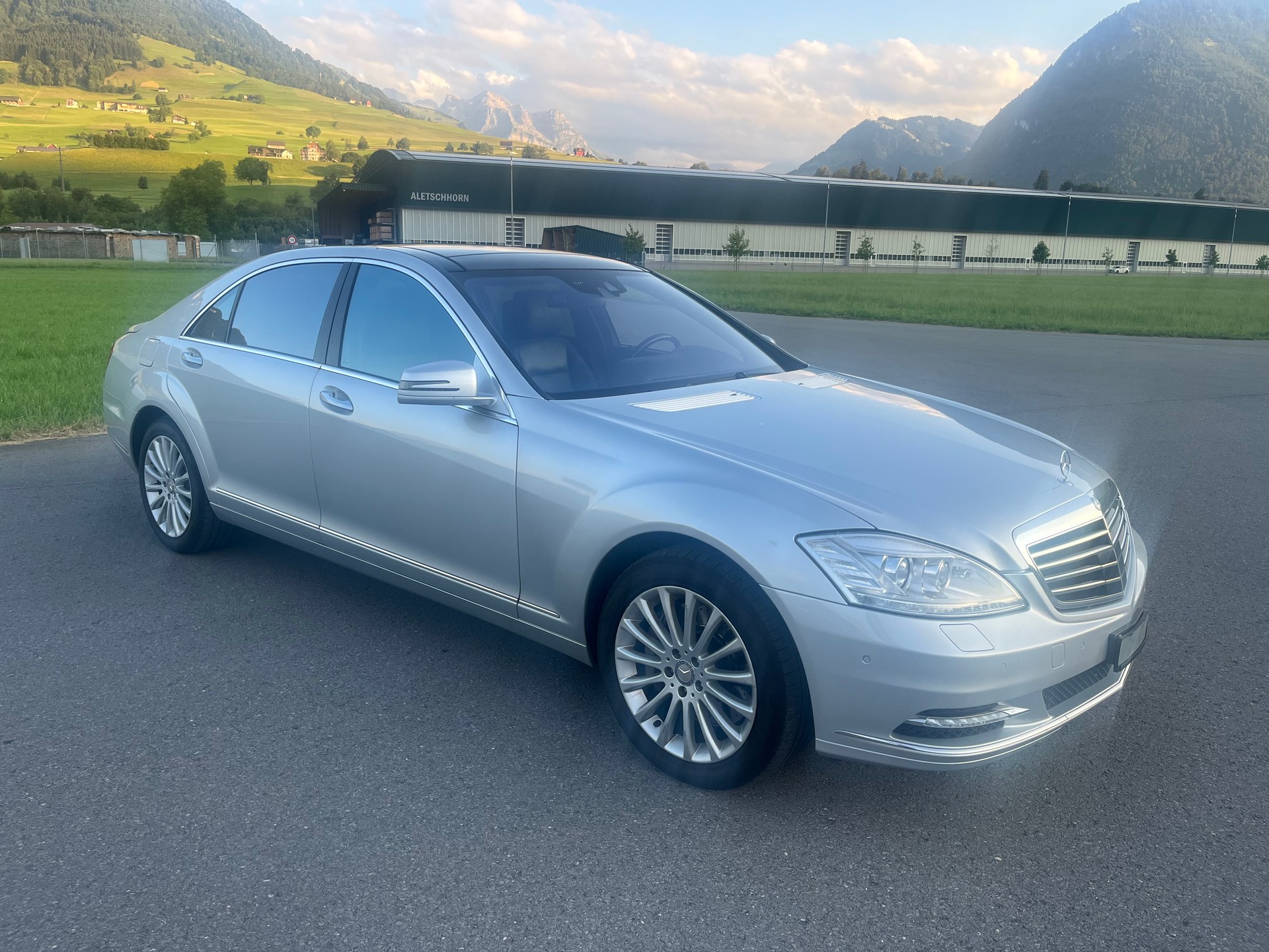MERCEDES-BENZ S 500 L BlueEfficiency SS 4Matic 7G-Tronic-image-2