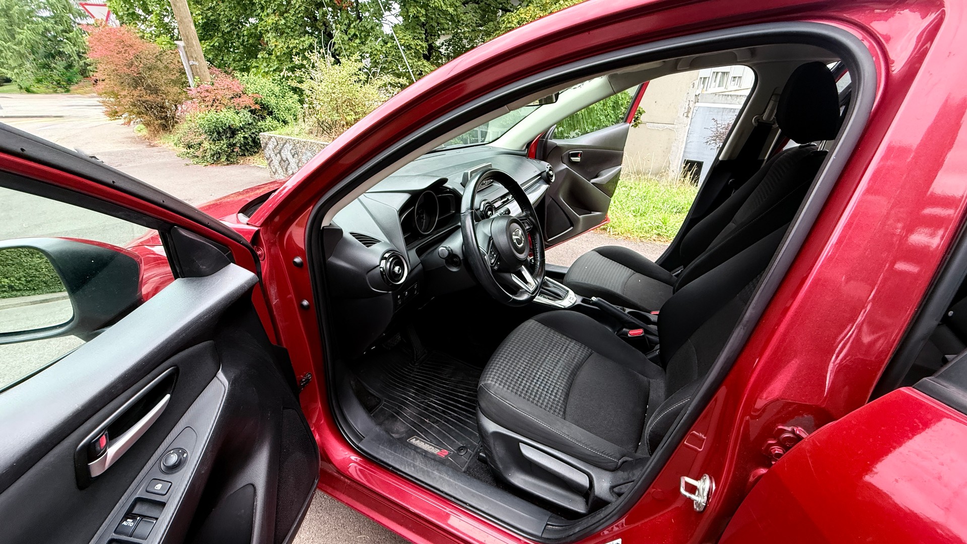 MAZDA 2 SKYACTIV-G 90 Ambition Plus Automat-image-11