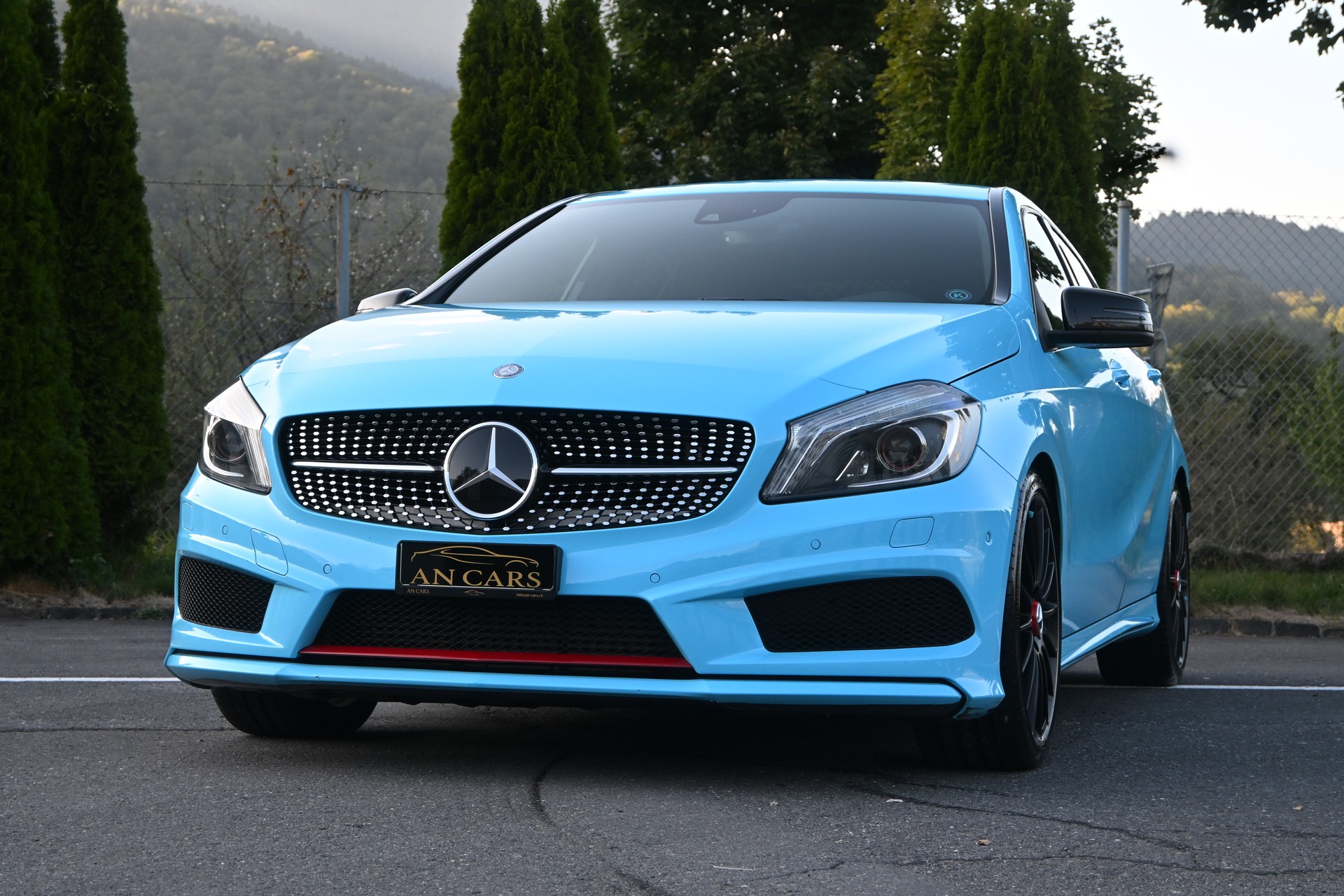 MERCEDES-BENZ A 250 Sport 4Matic 7G-DCT Speziell ab MFK & frischem Service Top Gepflegt Innen Aussen. TOP Angebot. (Foliert 3 m Folie)-showroom-element-1