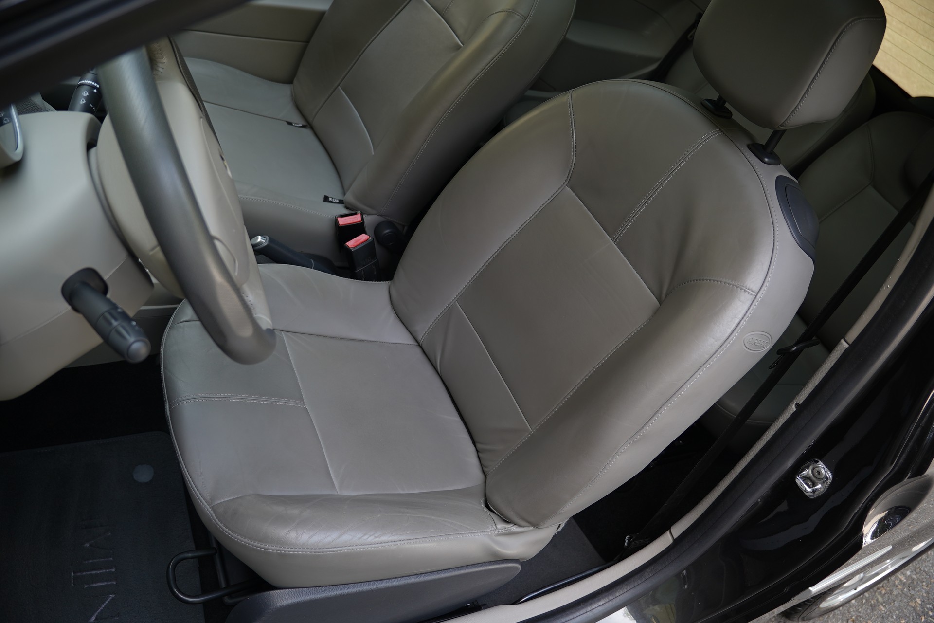 RENAULT Twingo 1.2 16V Initiale Quickshift-image-18