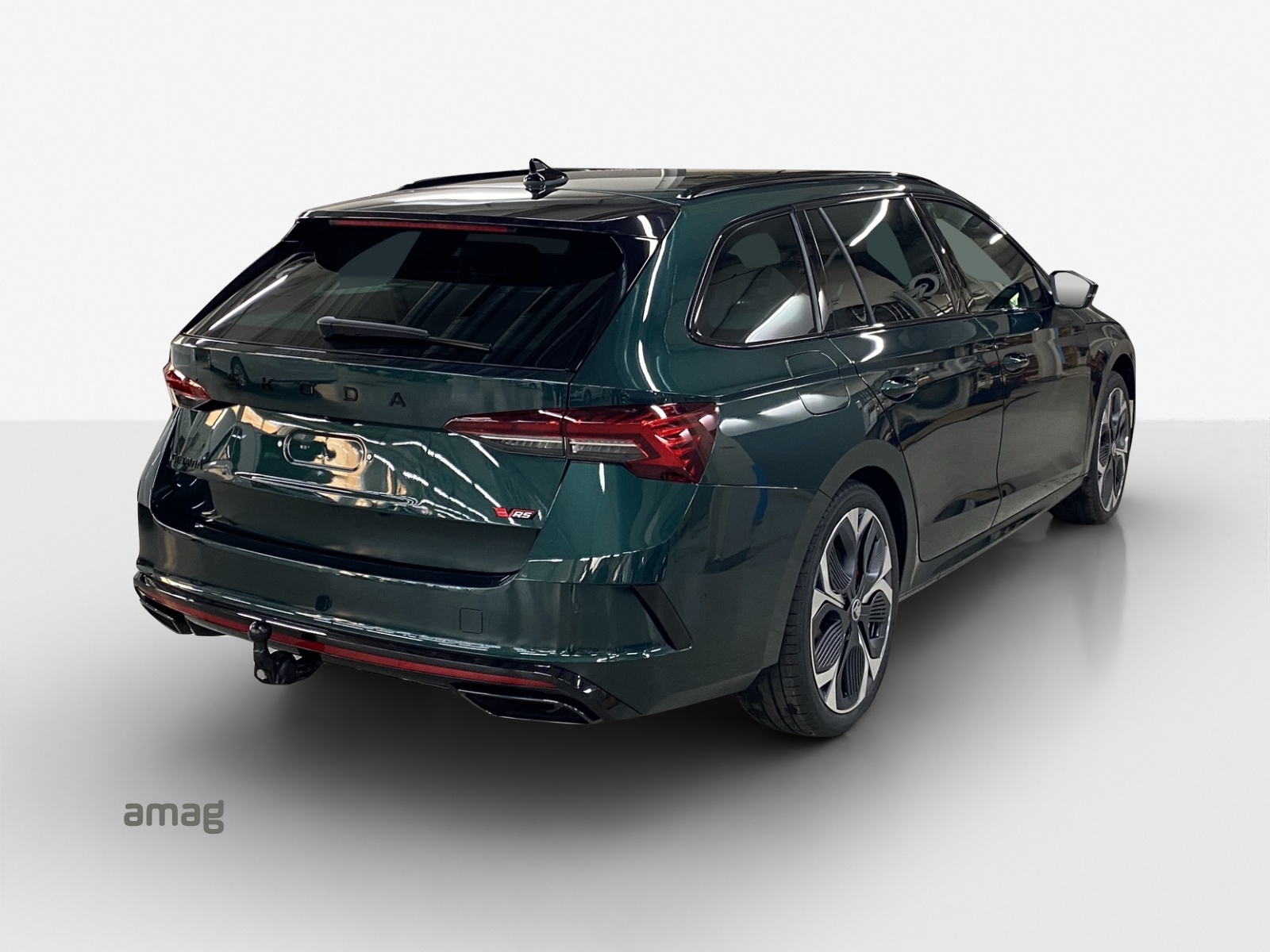 SKODA Octavia Combi 2.0 TSI DSG RS 30 Years Edition-image-4