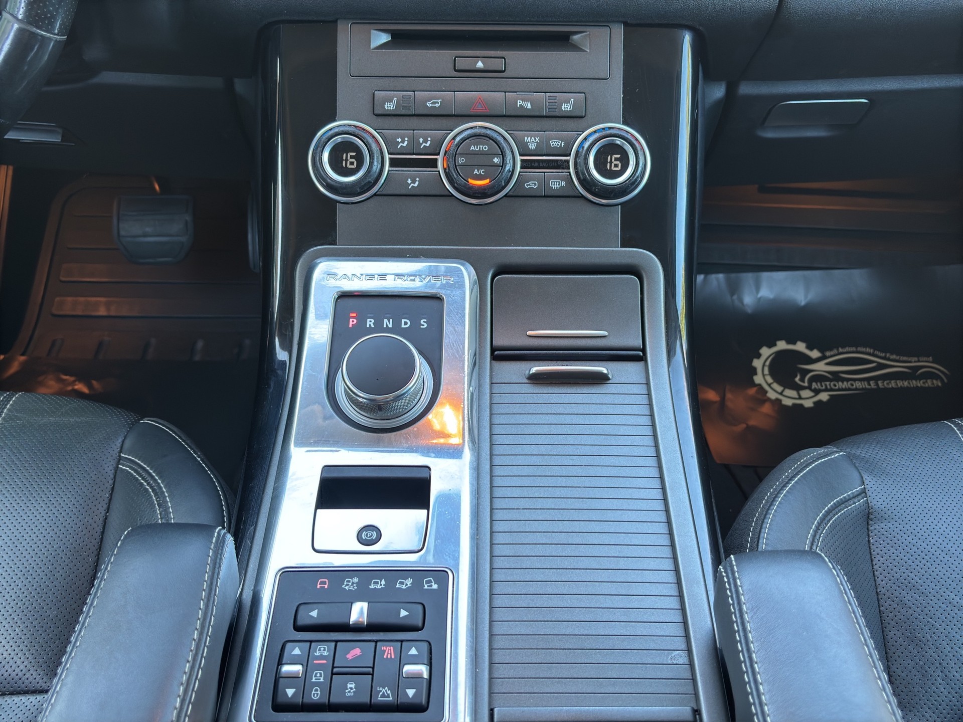 LAND ROVER Range Rover Sport 3.0 TDV6 HSE Automatic-image-16