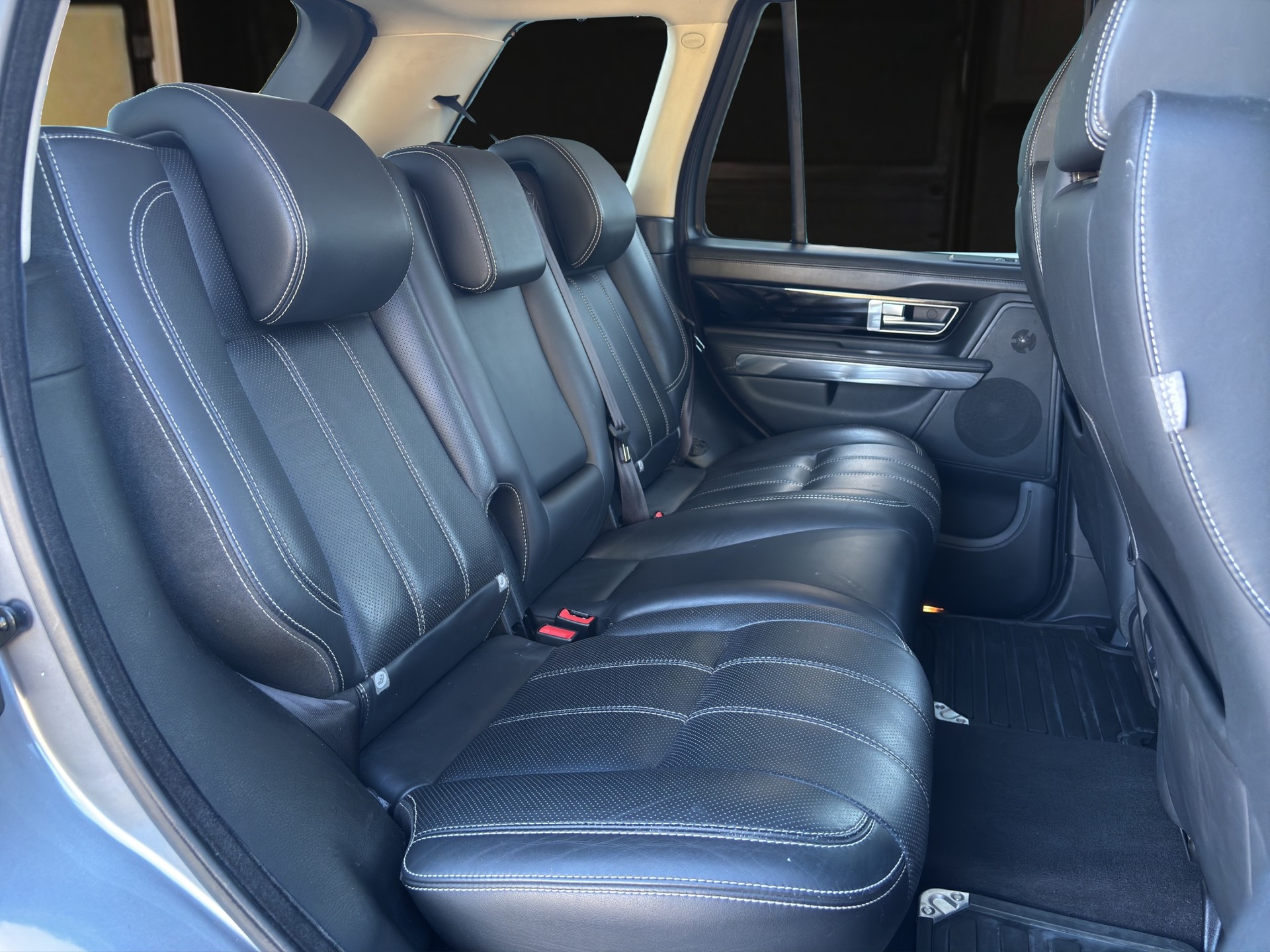 LAND ROVER Range Rover Sport 3.0 TDV6 HSE Automatic-image-12