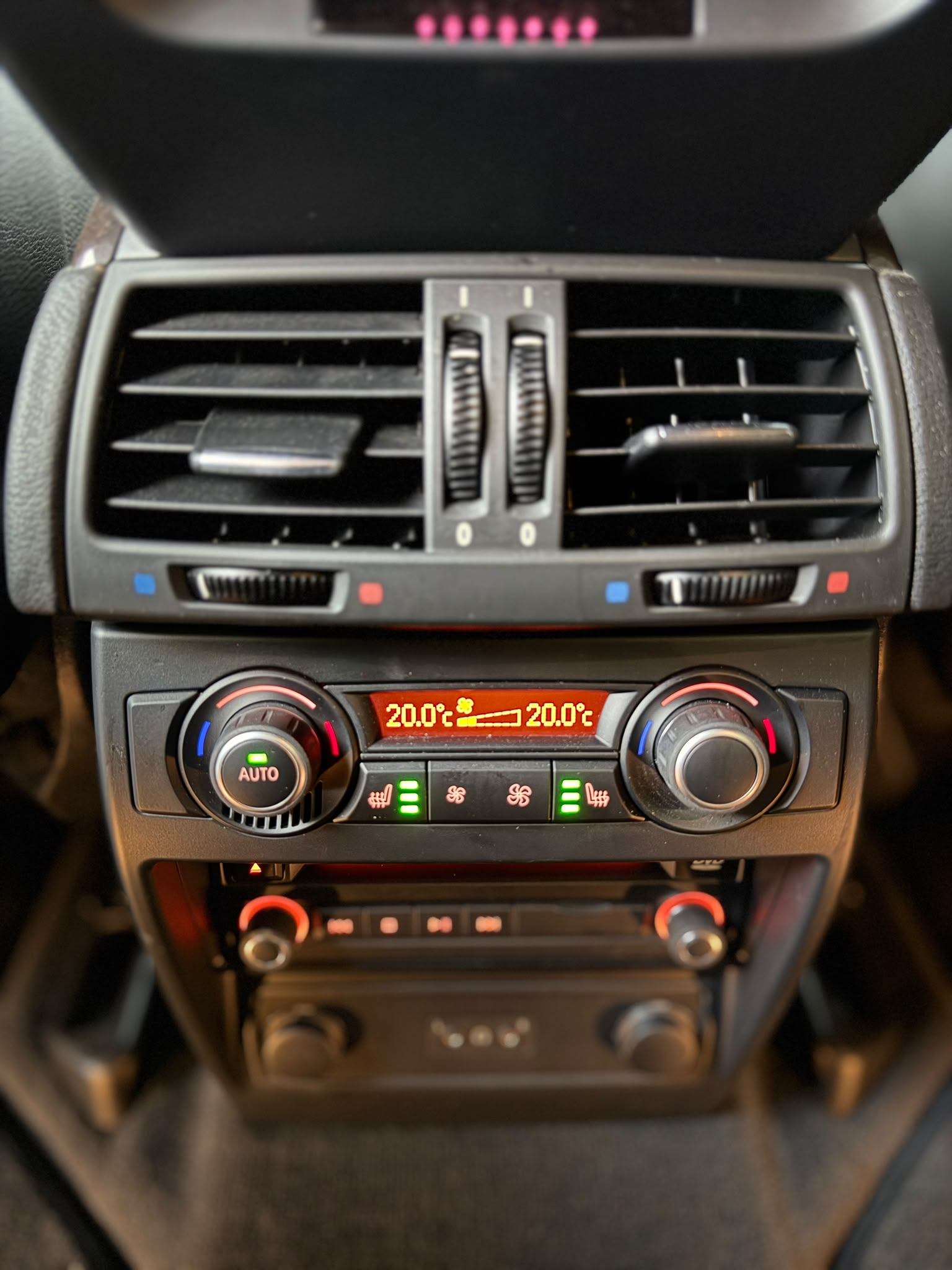BMW X5 M50d xDrive * 7 Plätzer * UNIKAT *-image-15