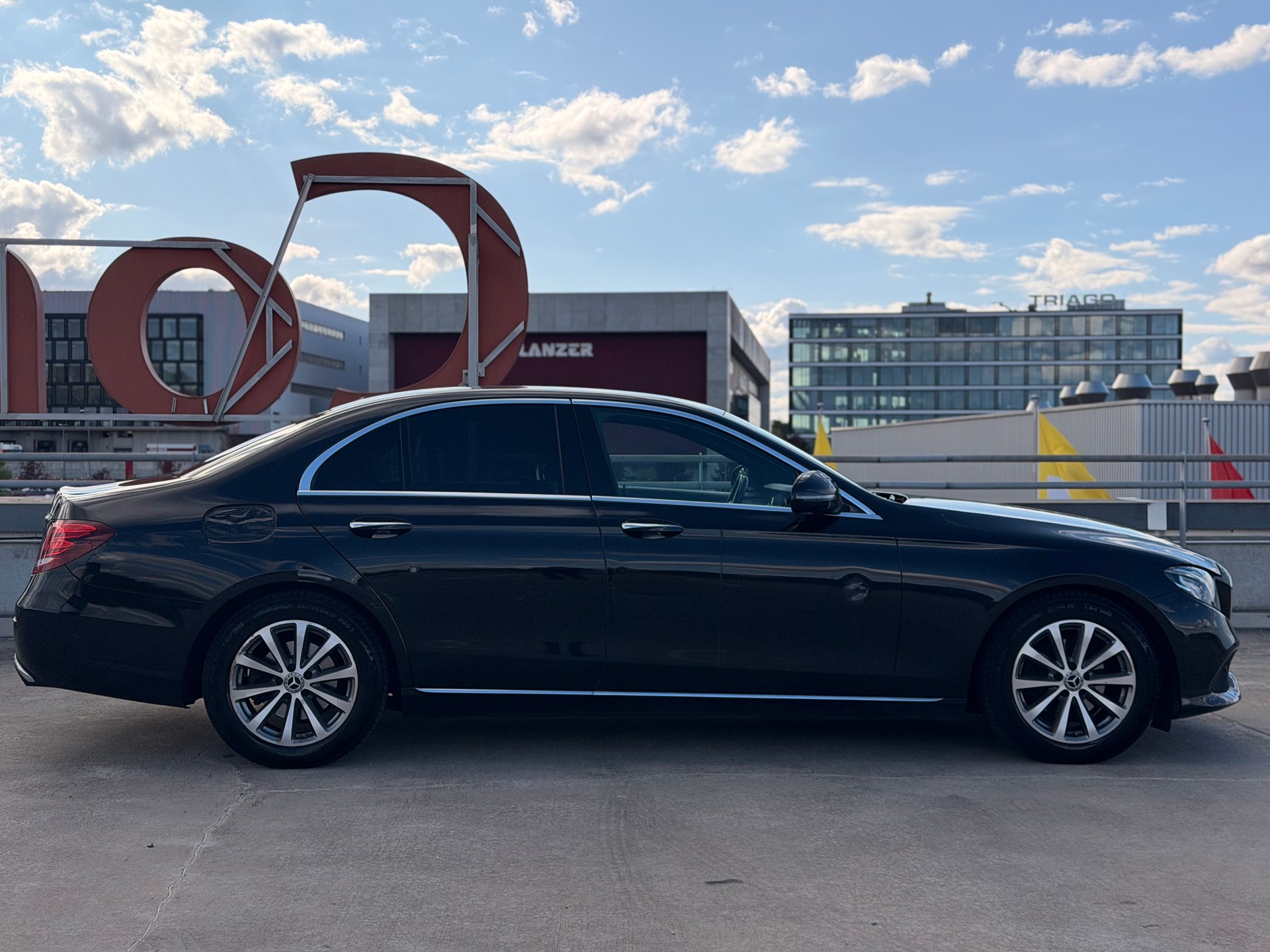 MERCEDES-BENZ E 200 9G-Tronic-image-2