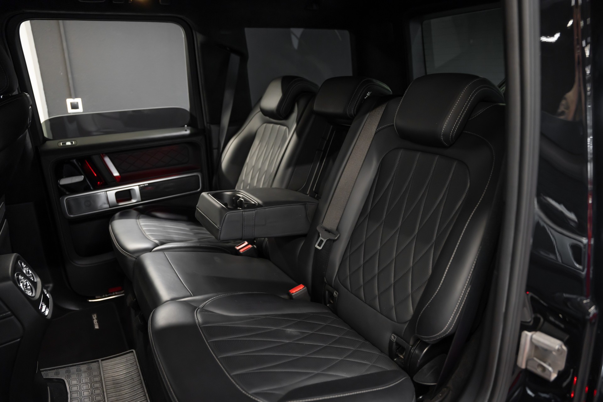 MERCEDES-BENZ G 63 AMG Speedshift Plus G-Tronic / CH Auto / Gratis Service / Night Paket II / Carbon Paket / Burmester / Schiebedach-image-11