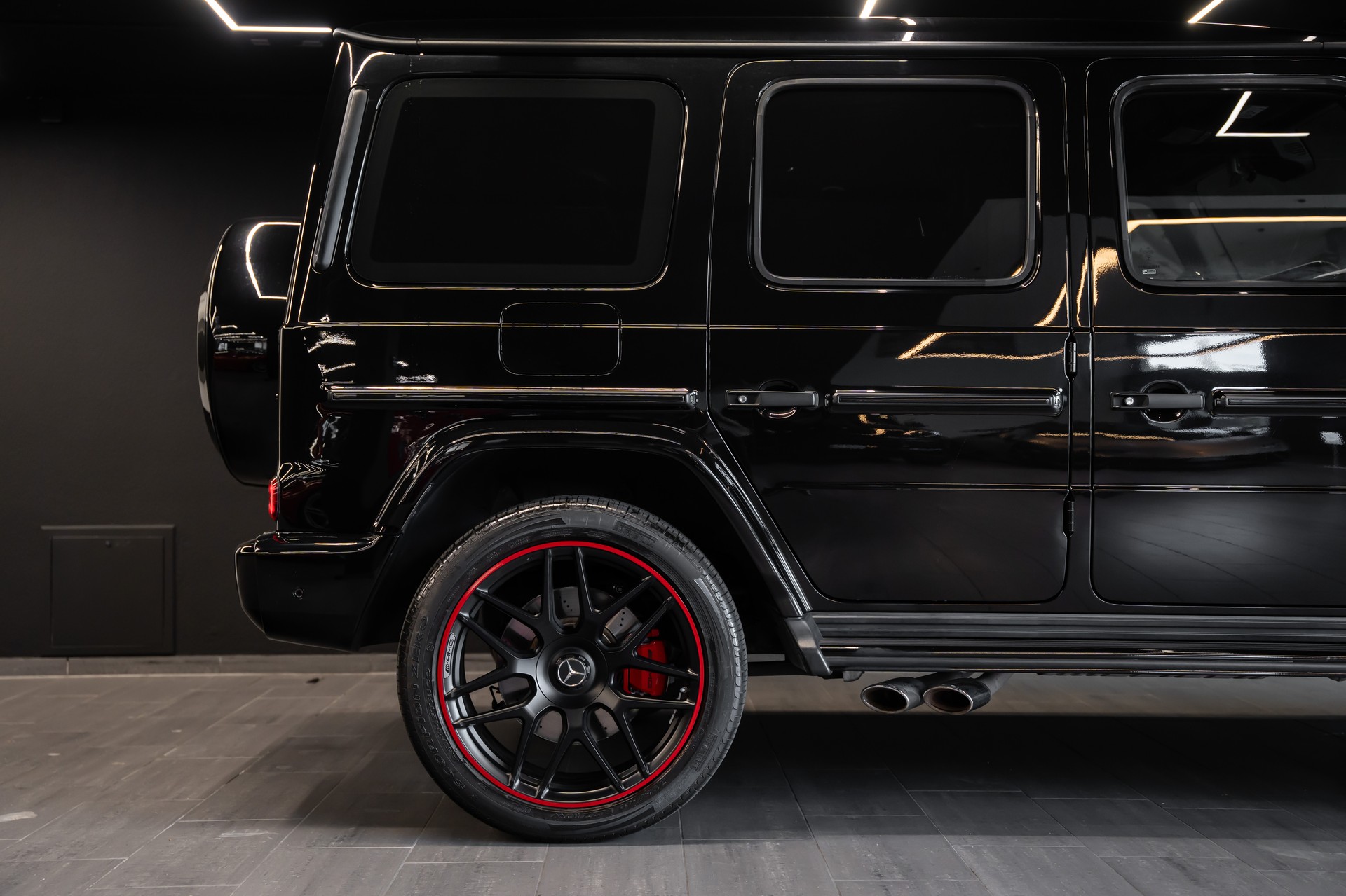 MERCEDES-BENZ G 63 AMG Speedshift Plus G-Tronic / CH Auto / Gratis Service / Night Paket II / Carbon Paket / Burmester / Schiebedach-image-4