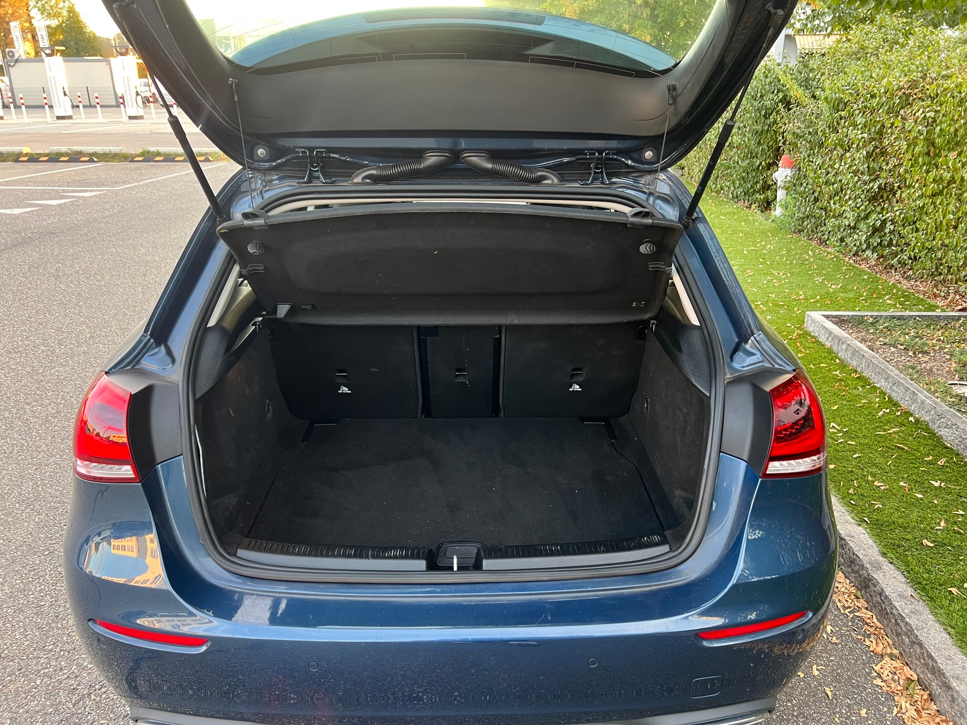 MERCEDES-BENZ A 200 7G-DCT-image-12