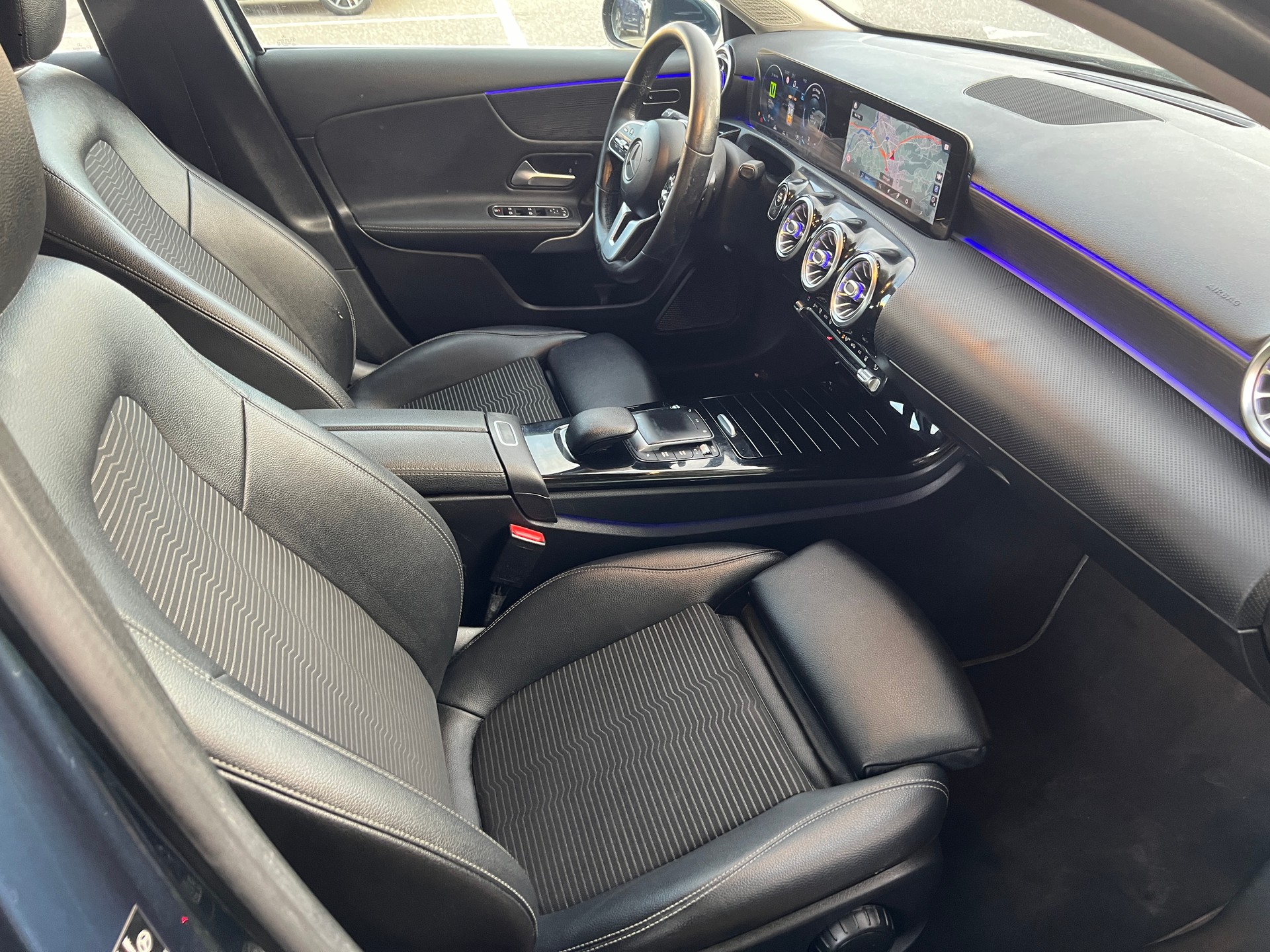 MERCEDES-BENZ A 200 7G-DCT-image-10