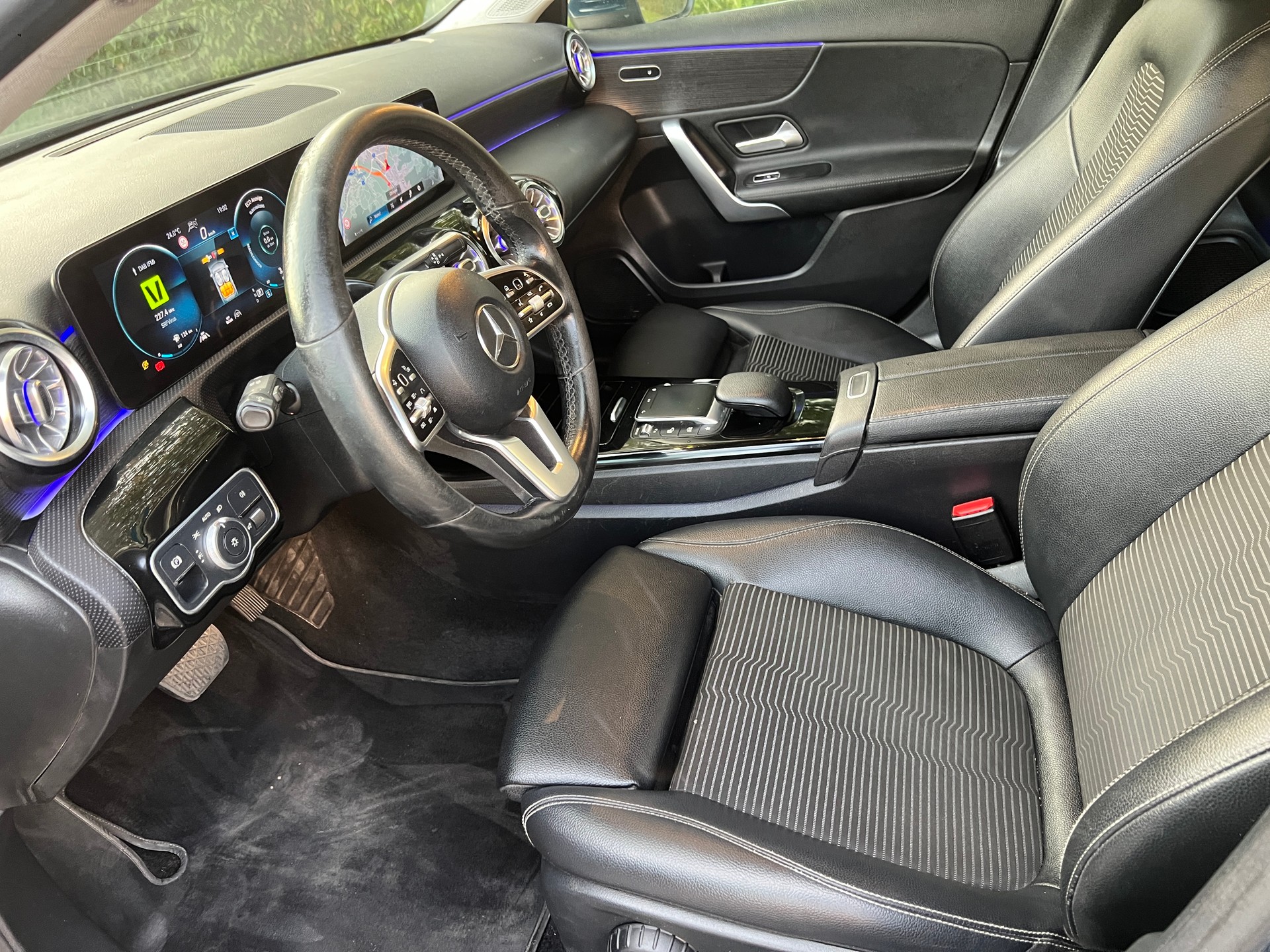 MERCEDES-BENZ A 200 7G-DCT-image-8