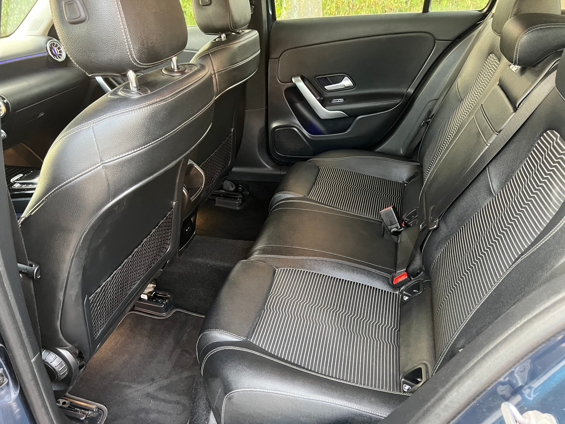 MERCEDES-BENZ A 200 7G-DCT-image-9