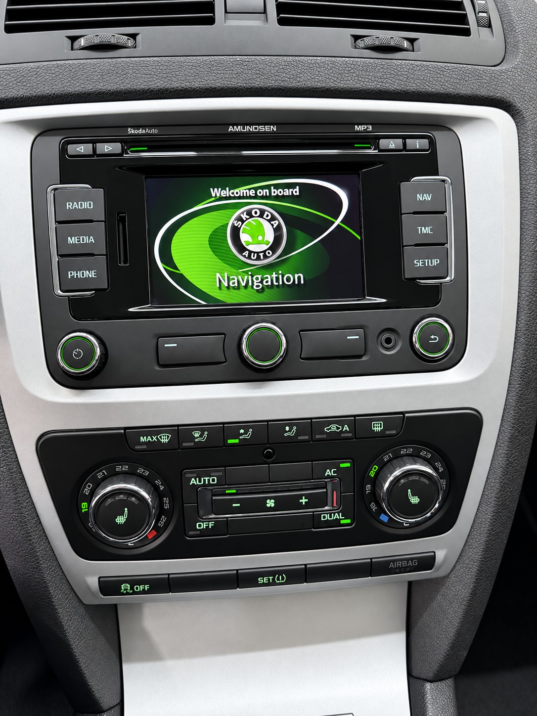 SKODA Octavia Combi 1.8 TSI Swiss Adventure 4x4-image-11