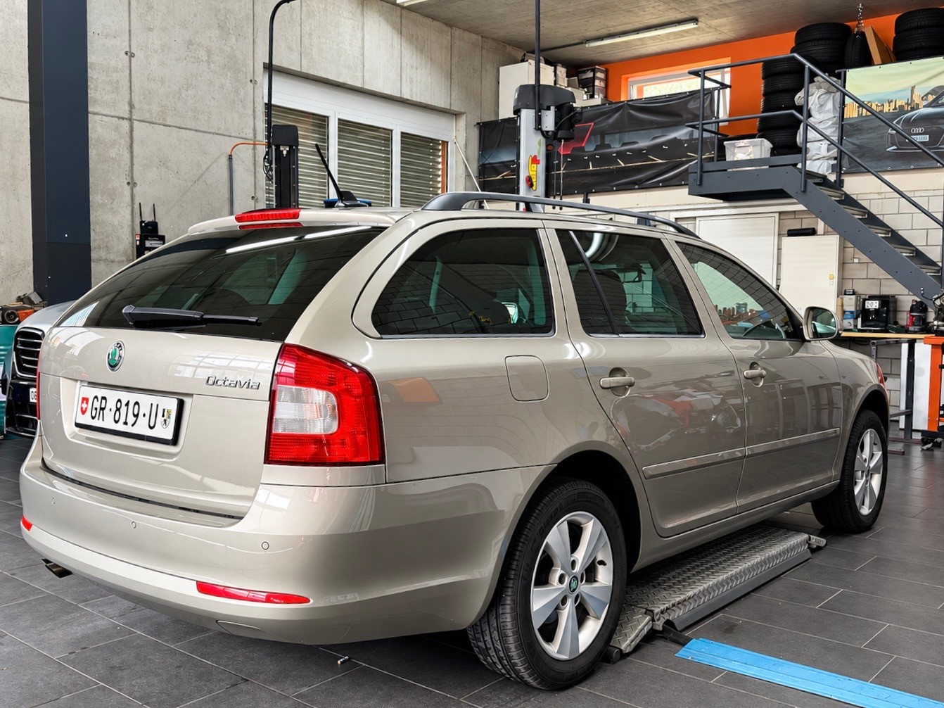 SKODA Octavia Combi 1.8 TSI Swiss Adventure 4x4-image-2