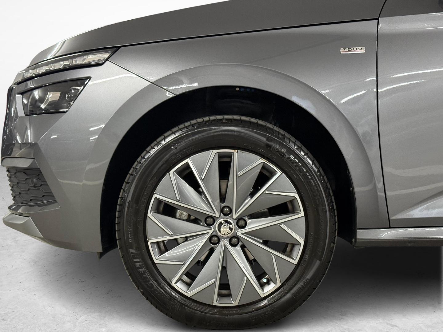 SKODA Kamiq 1.0 TSI Ambition DSG-image-12