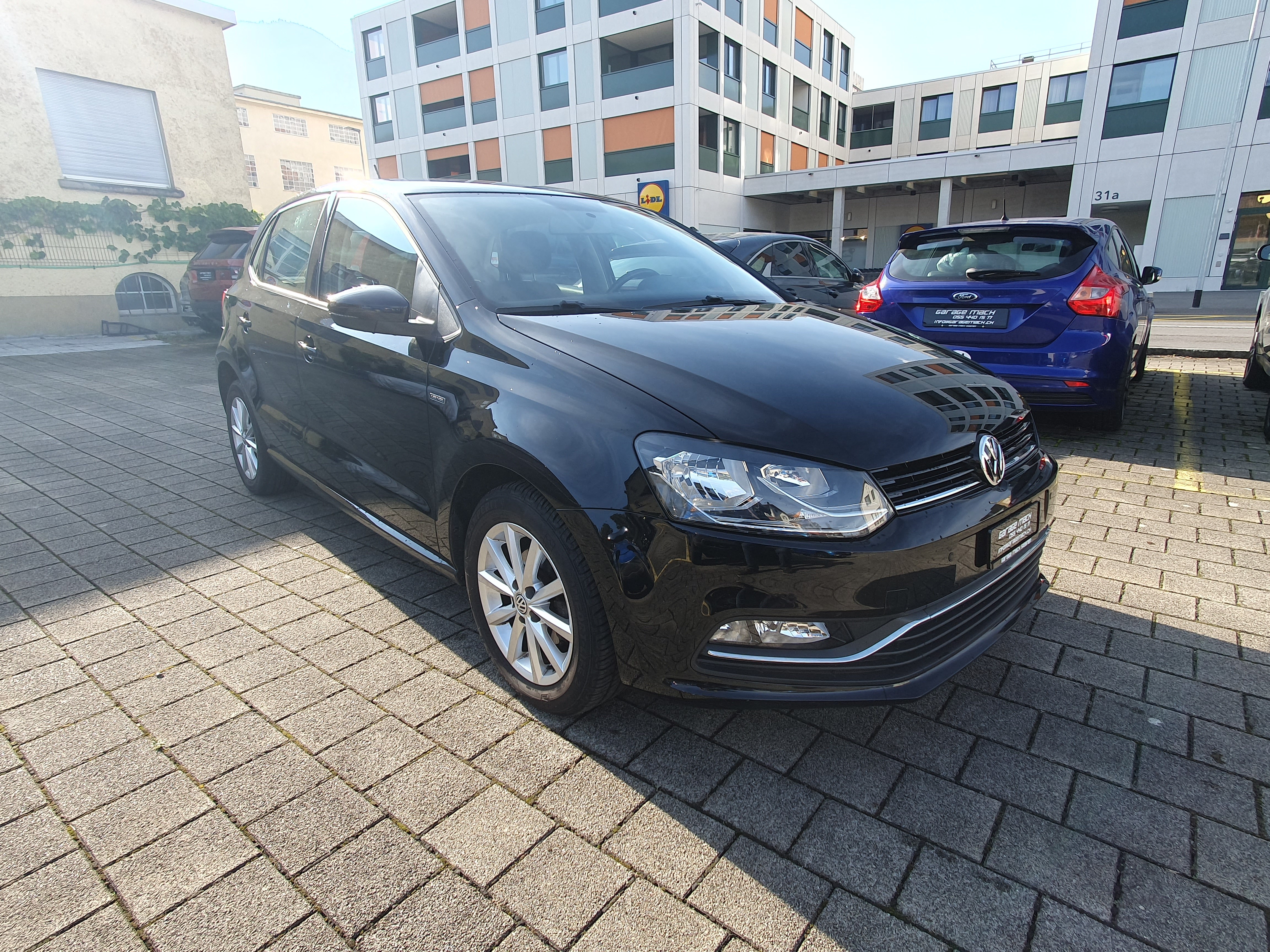 Car photo