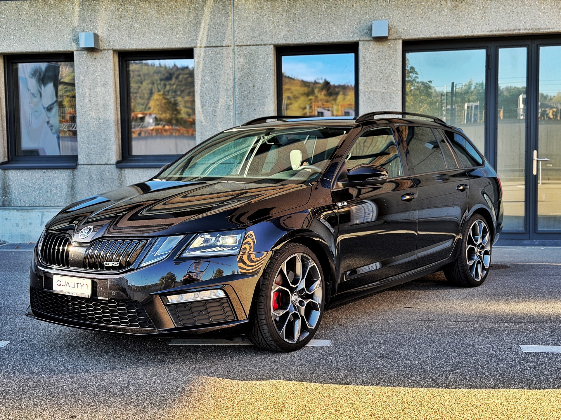 SKODA Octavia Combi 2.0 TDI RS DSG-image-0