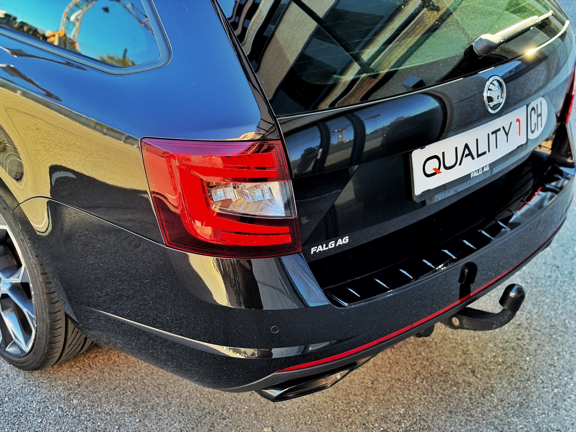 SKODA Octavia Combi 2.0 TDI RS DSG-image-10