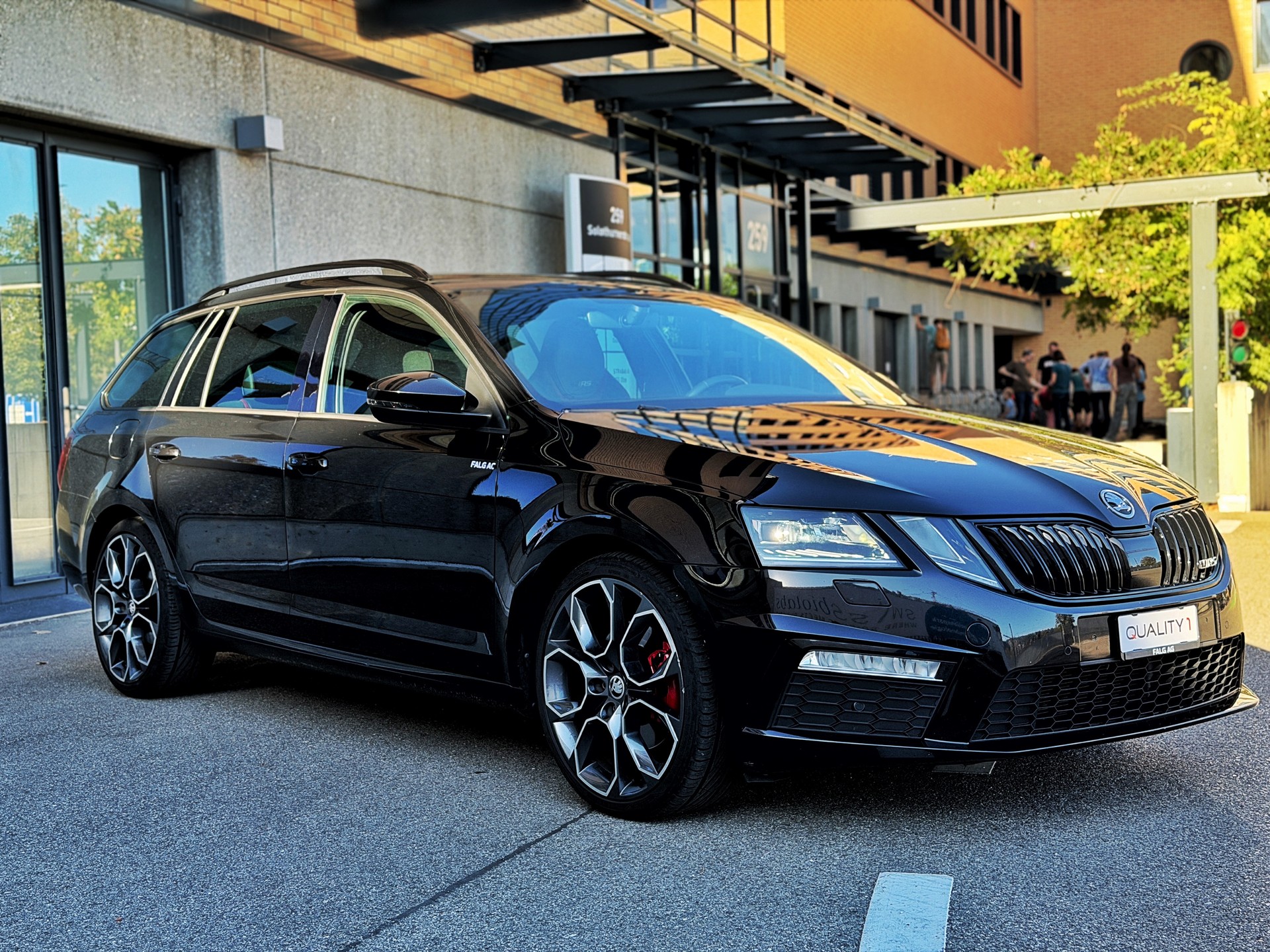 SKODA Octavia Combi 2.0 TDI RS DSG-image-3