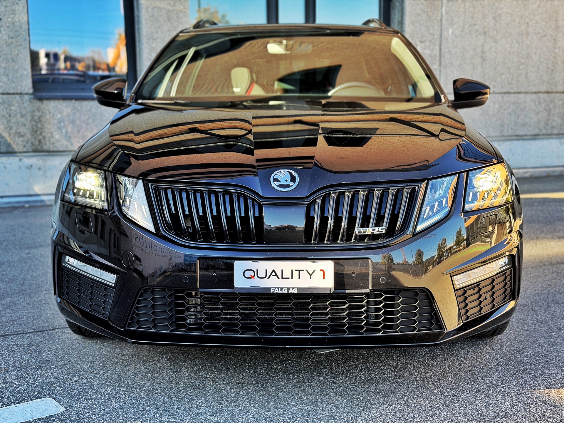SKODA Octavia Combi 2.0 TDI RS DSG-image-8