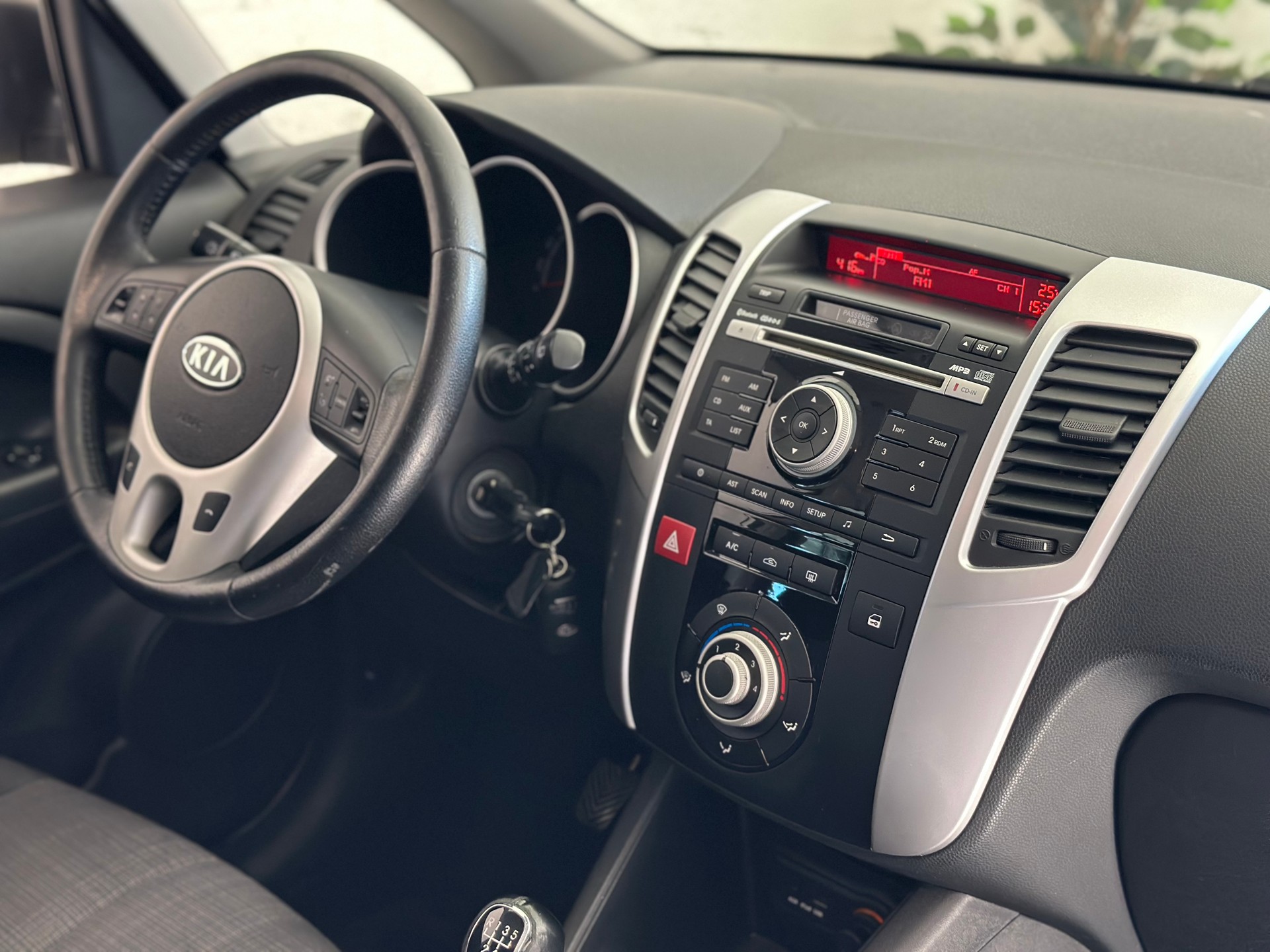 KIA Venga 1.6 CVVT Trend-image-10