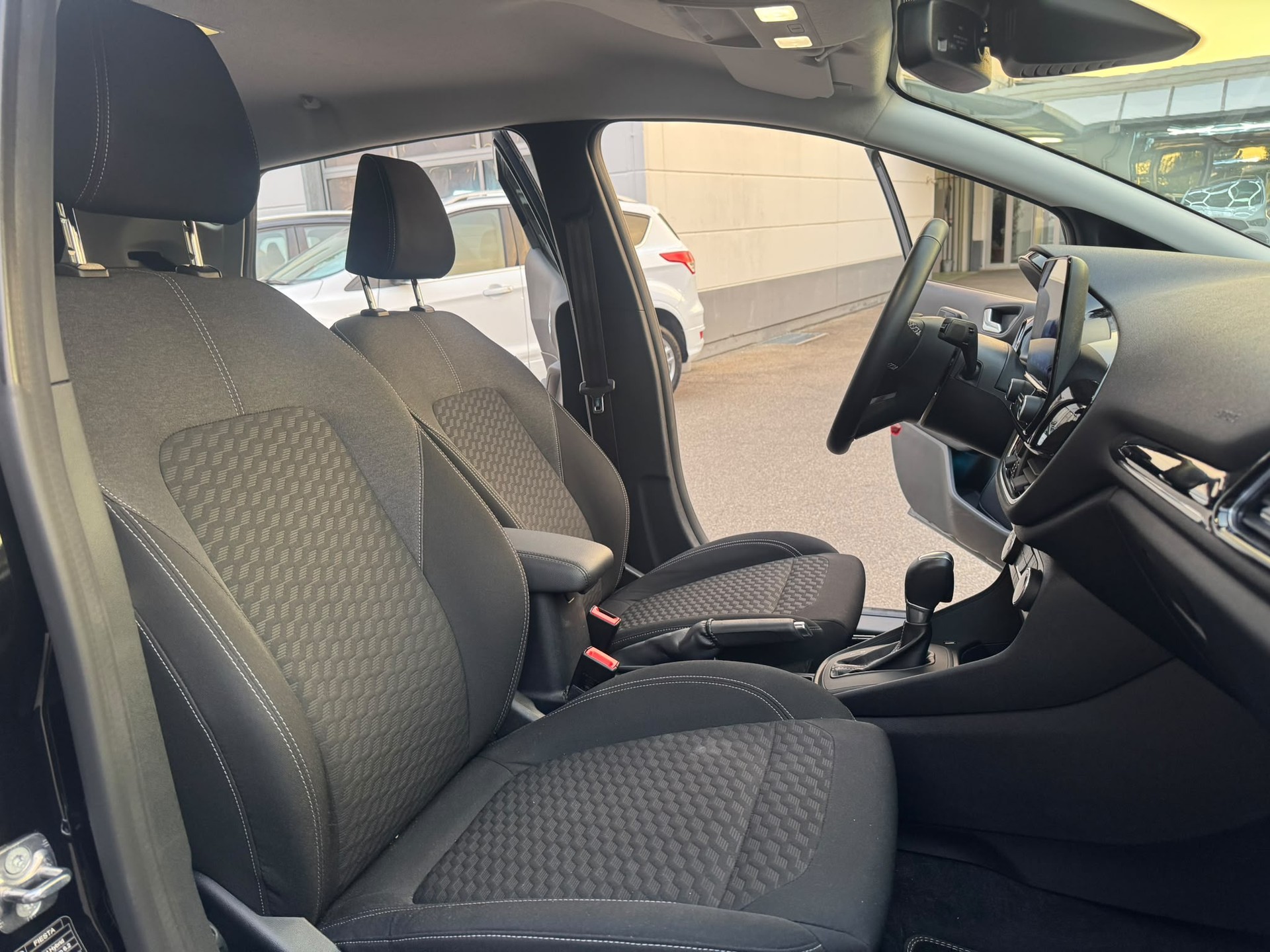 FORD Fiesta 1.0 SCTi MHEV Titanium X Automat-image-14