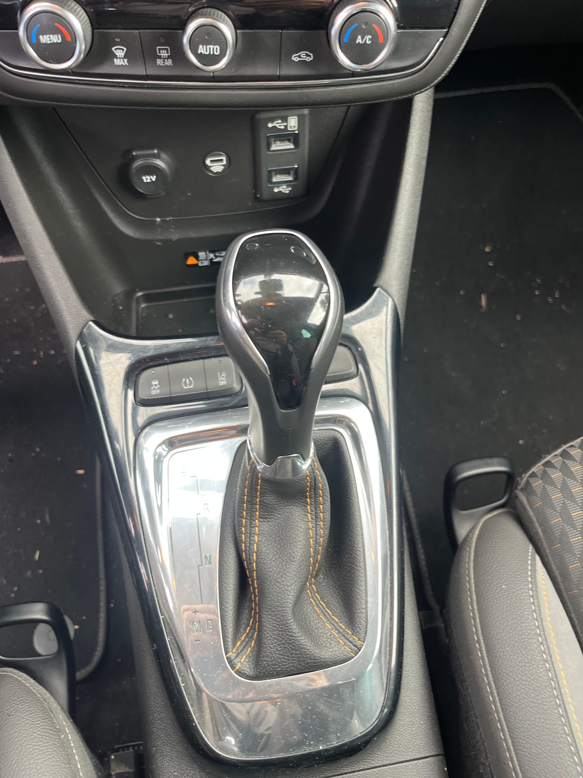 OPEL Crossland X 1.2i TP Excellence Automatik-image-12