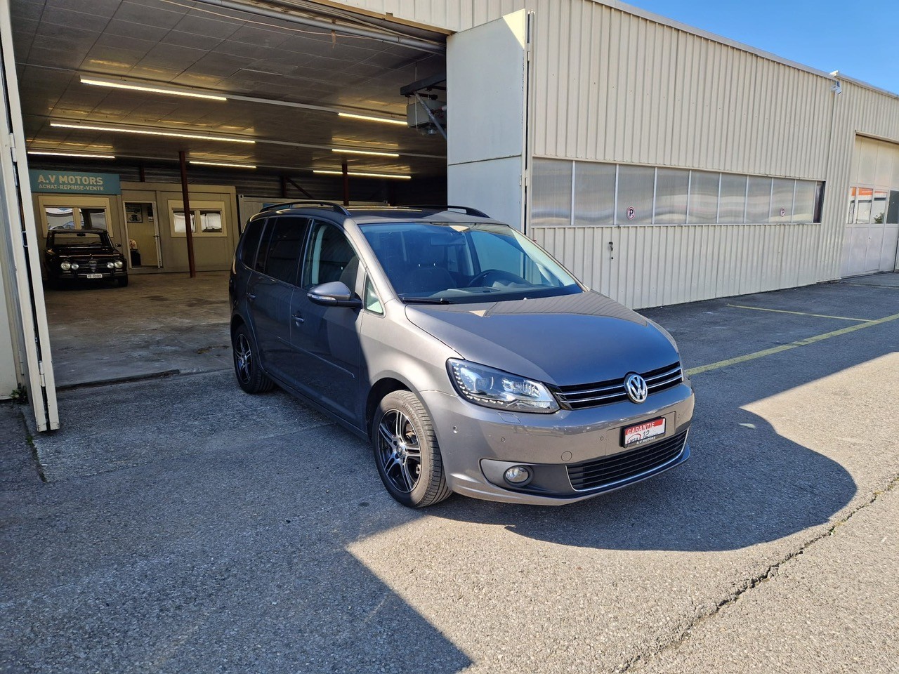 VW Touran 2.0 TDI BMT Comfortline DSG 7 Places-image-1