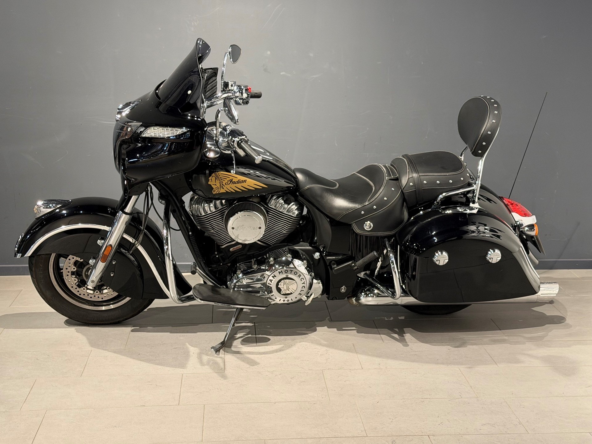 INDIAN Chieftain-showroom-element-3