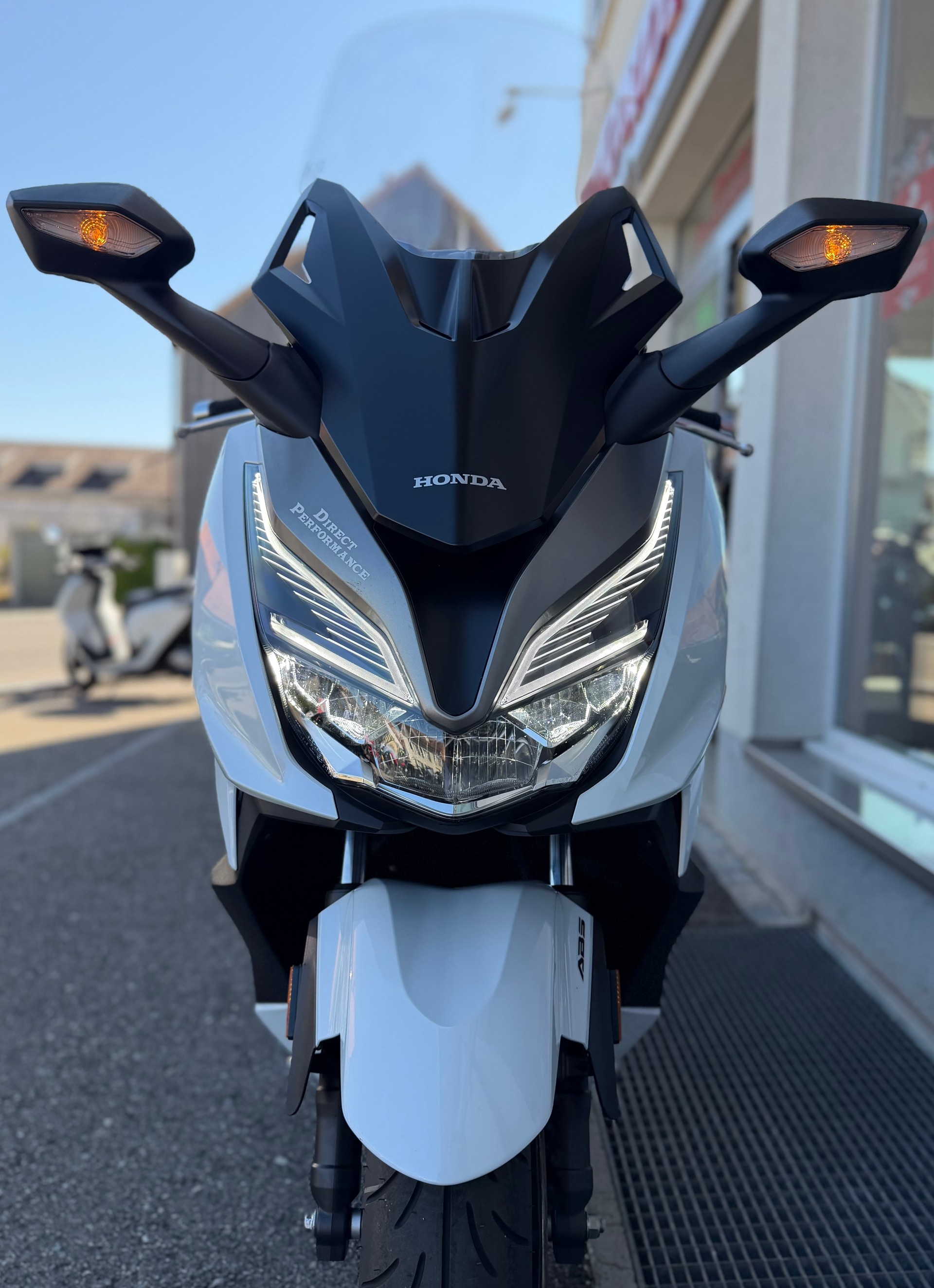 HONDA NSS 350-showroom-element-1