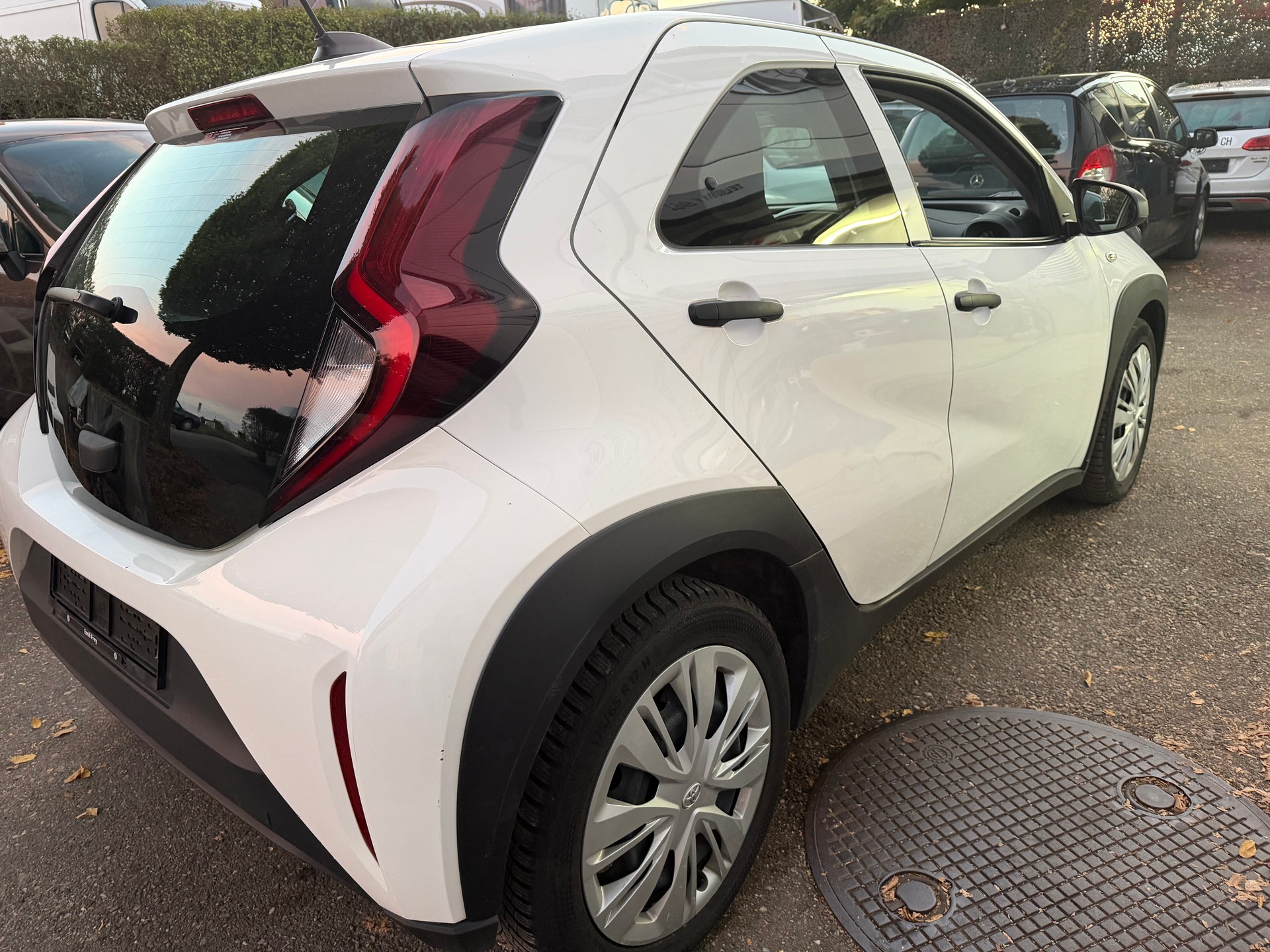 TOYOTA Aygo X 1.0 VVT-i Active-image-4