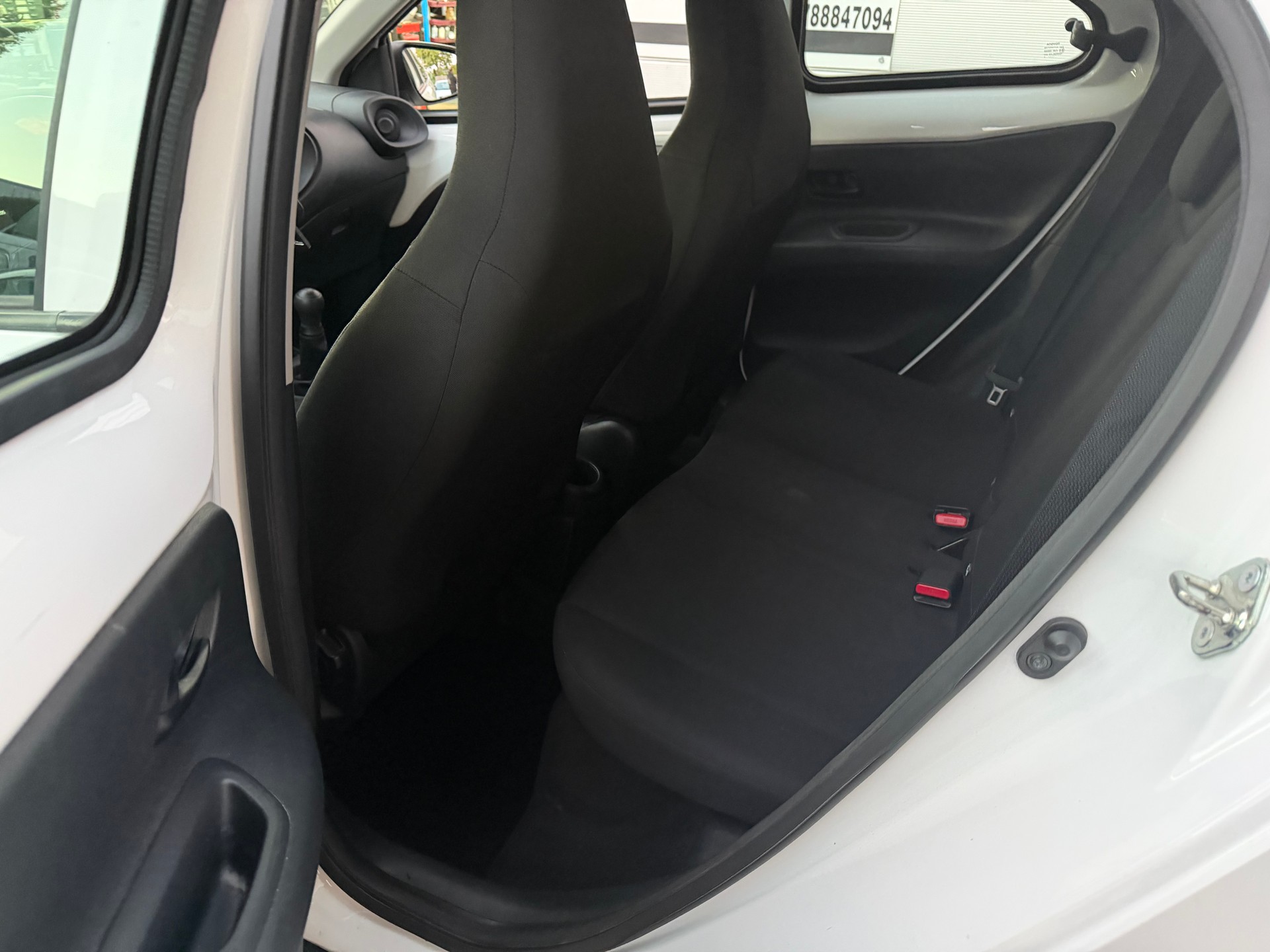 TOYOTA Aygo X 1.0 VVT-i Active-image-8