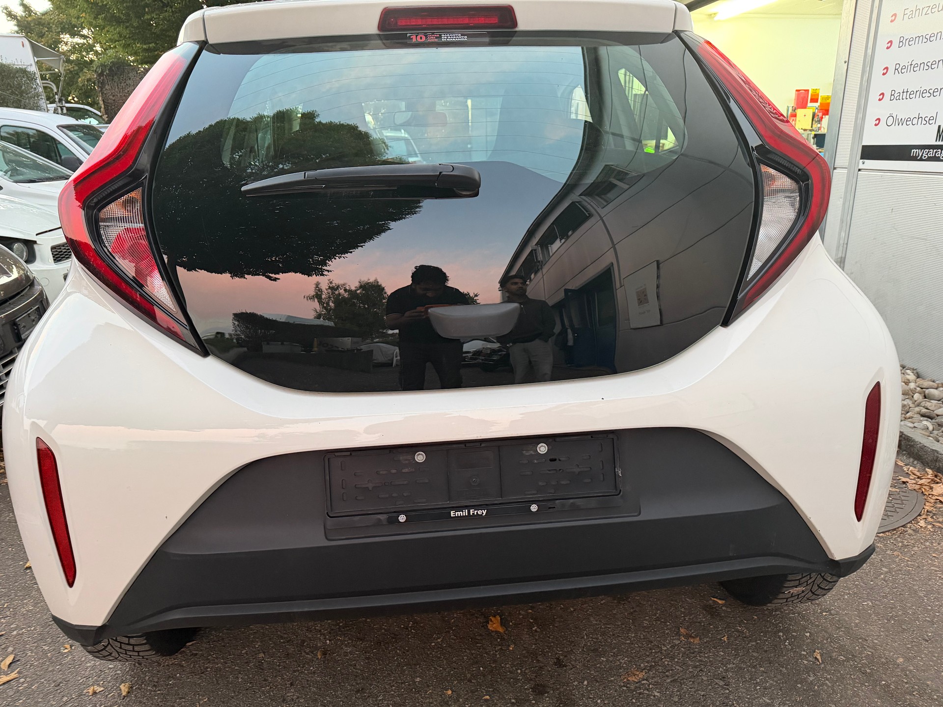 TOYOTA Aygo X 1.0 VVT-i Active-image-5