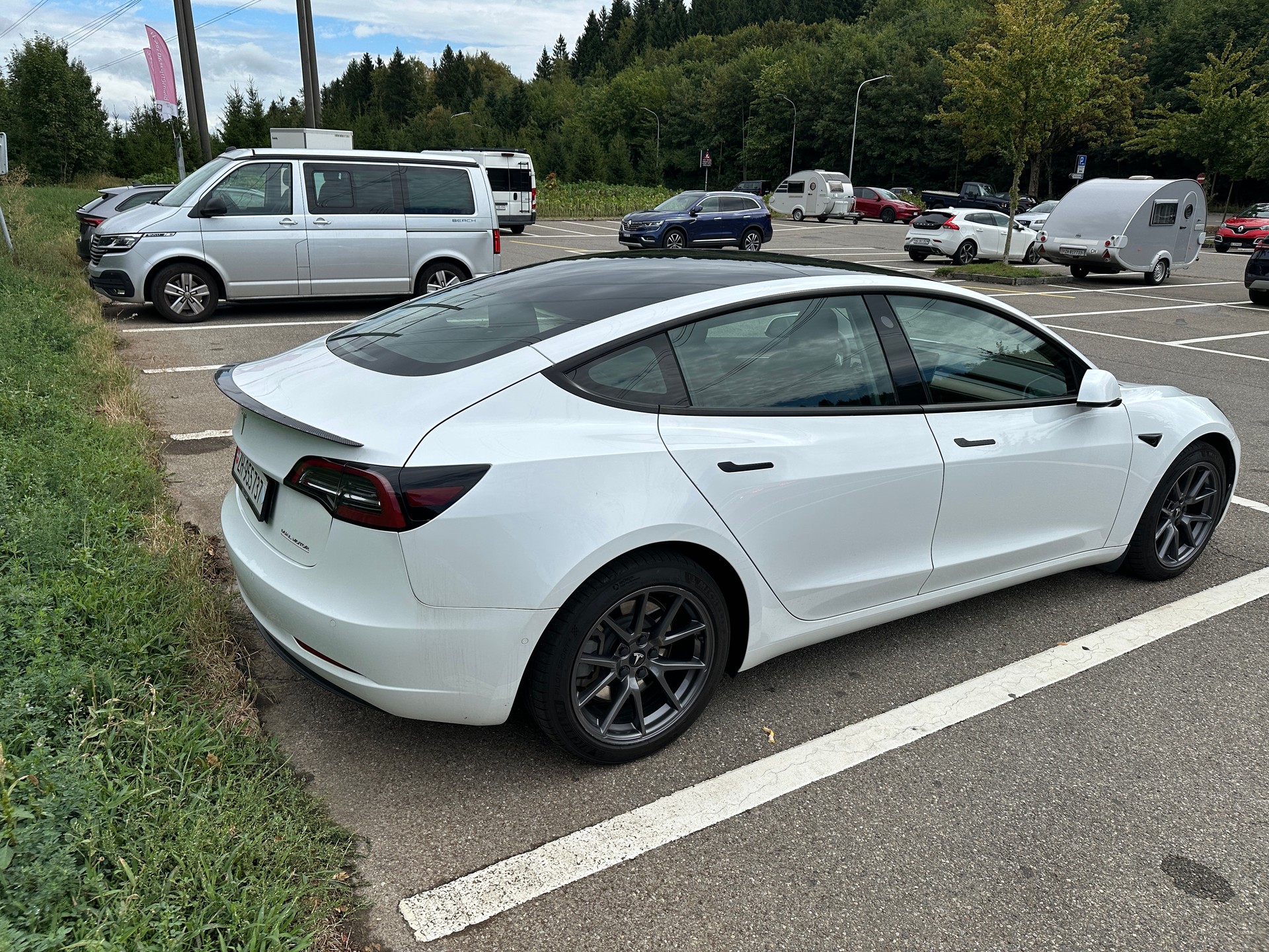 TESLA Model 3 Long Range Dual Motor AWD-image-4