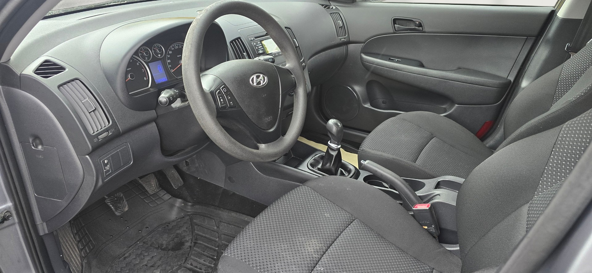 HYUNDAI i30 1.4 Comfort-image-8