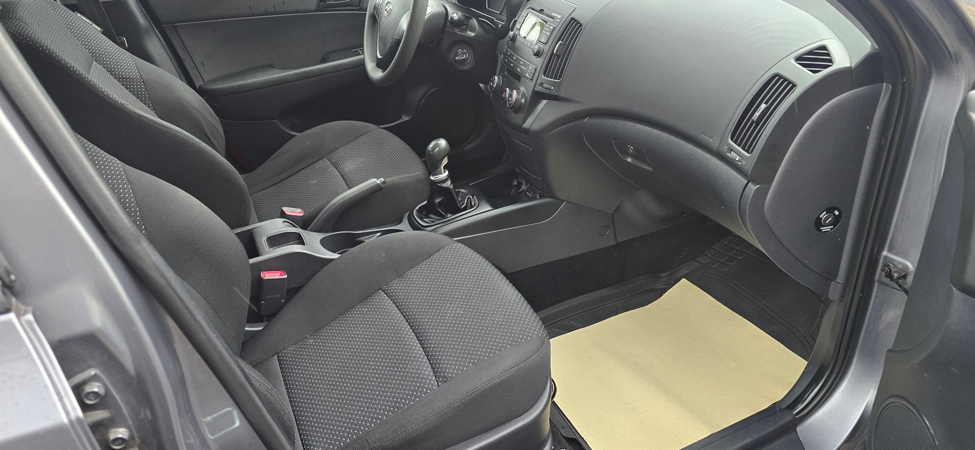 HYUNDAI i30 1.4 Comfort-image-10