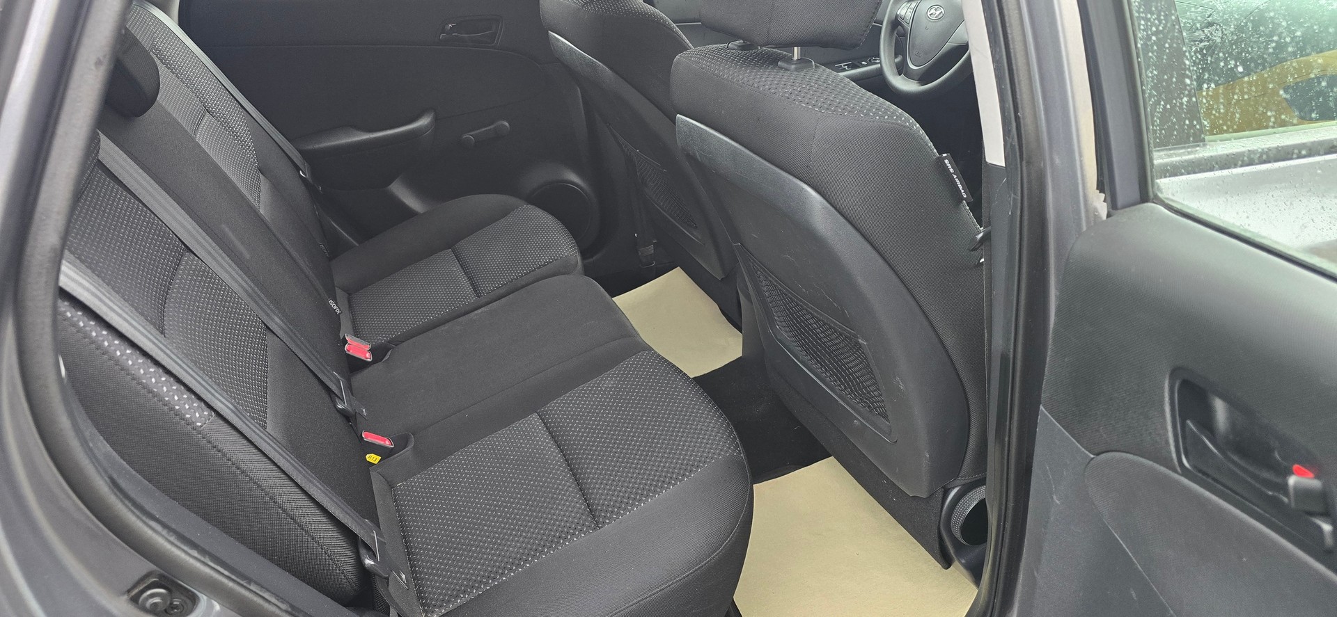 HYUNDAI i30 1.4 Comfort-image-11