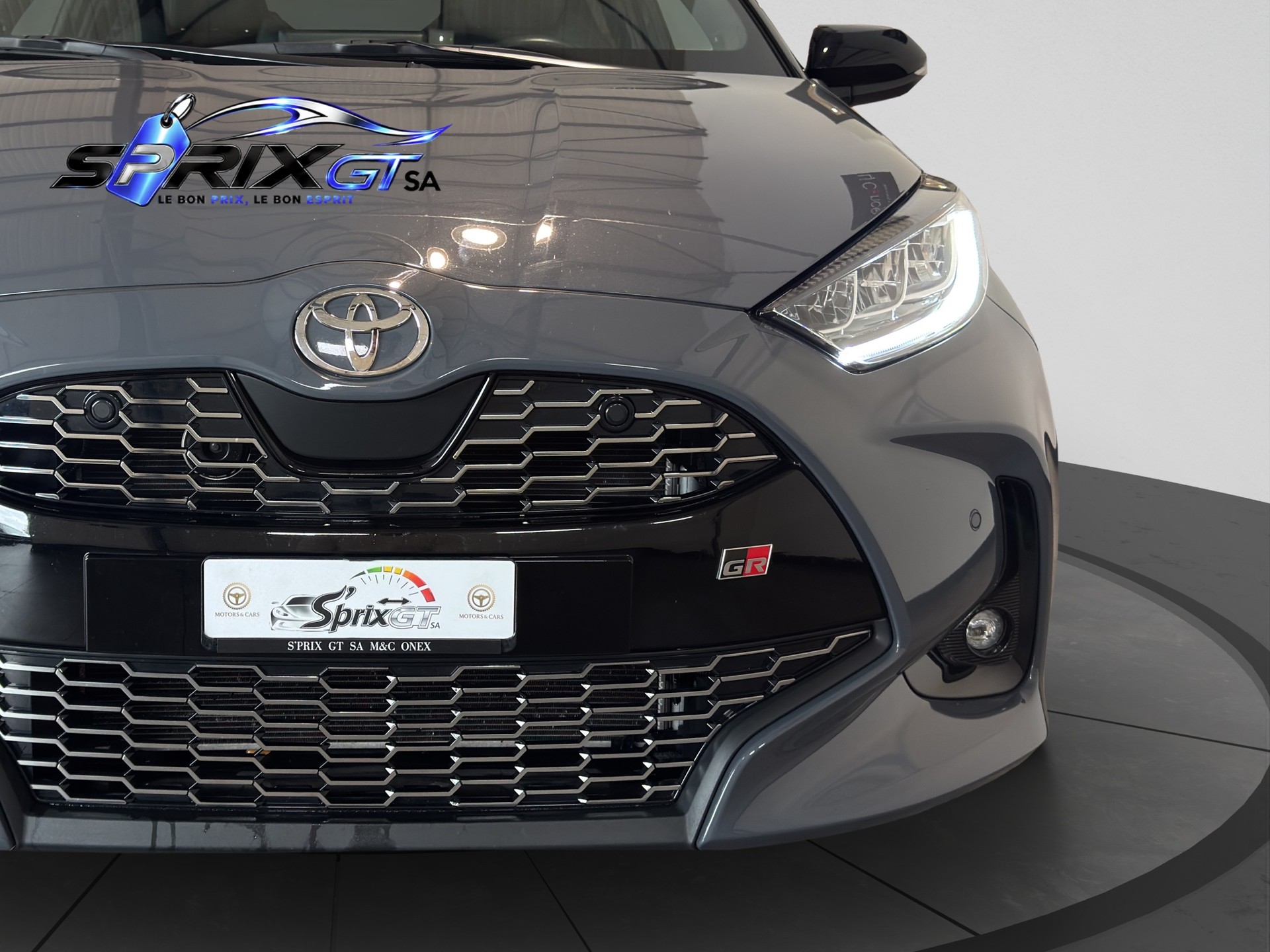 TOYOTA Yaris 1.5 GR Sport e-CVT-image-7