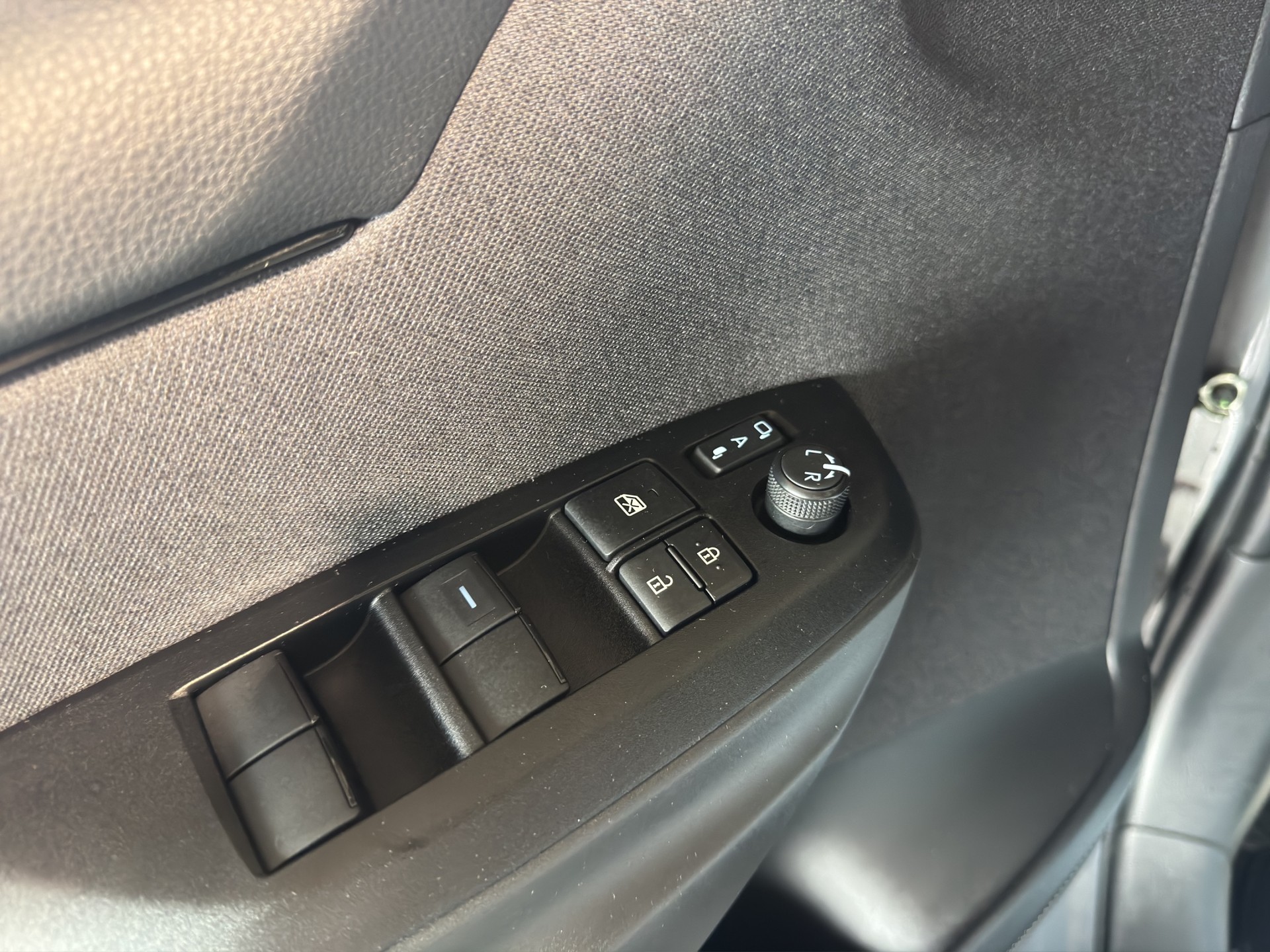 TOYOTA Yaris 1.5 GR Sport e-CVT-image-10