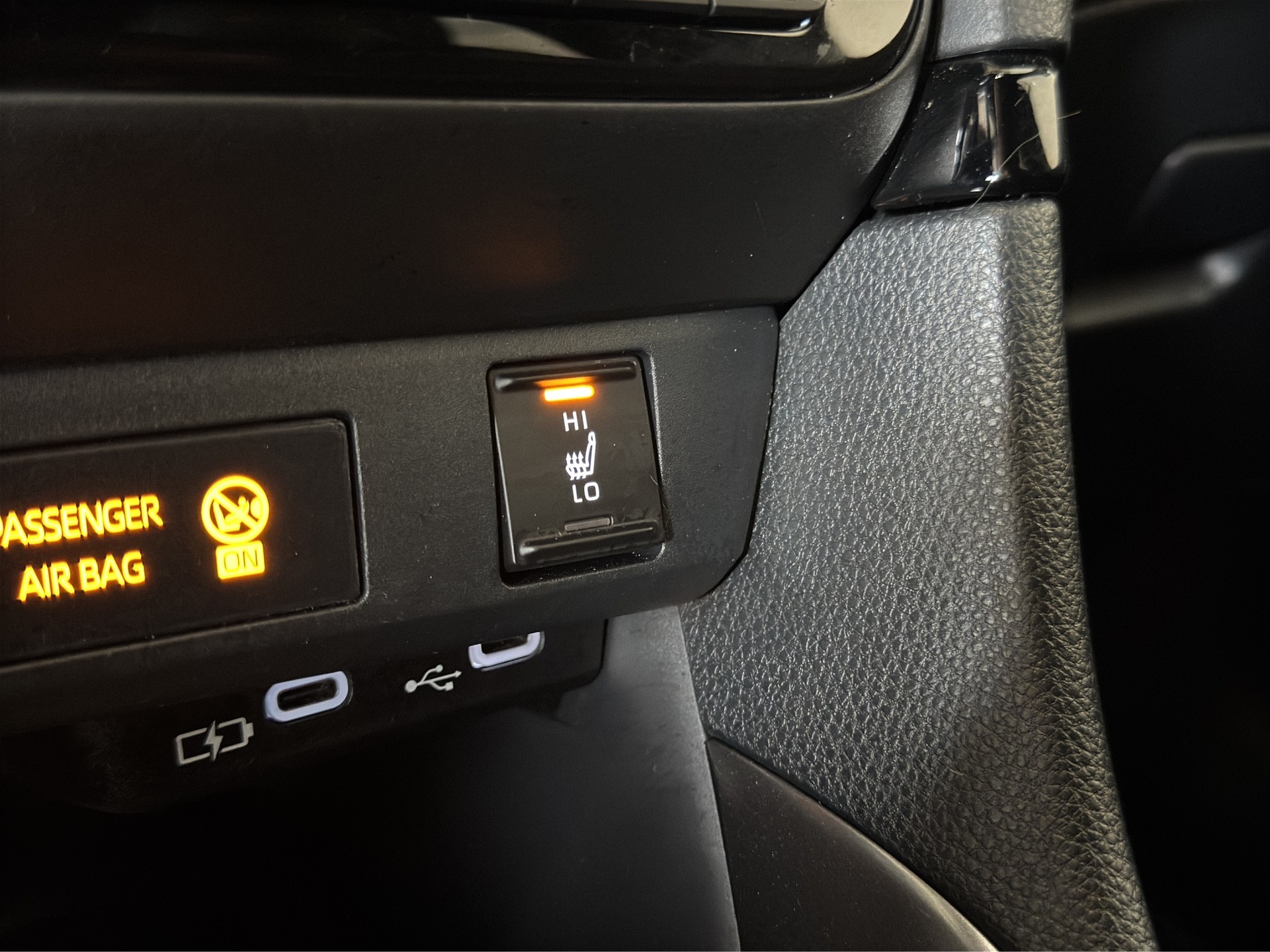 TOYOTA Yaris 1.5 GR Sport e-CVT-image-25