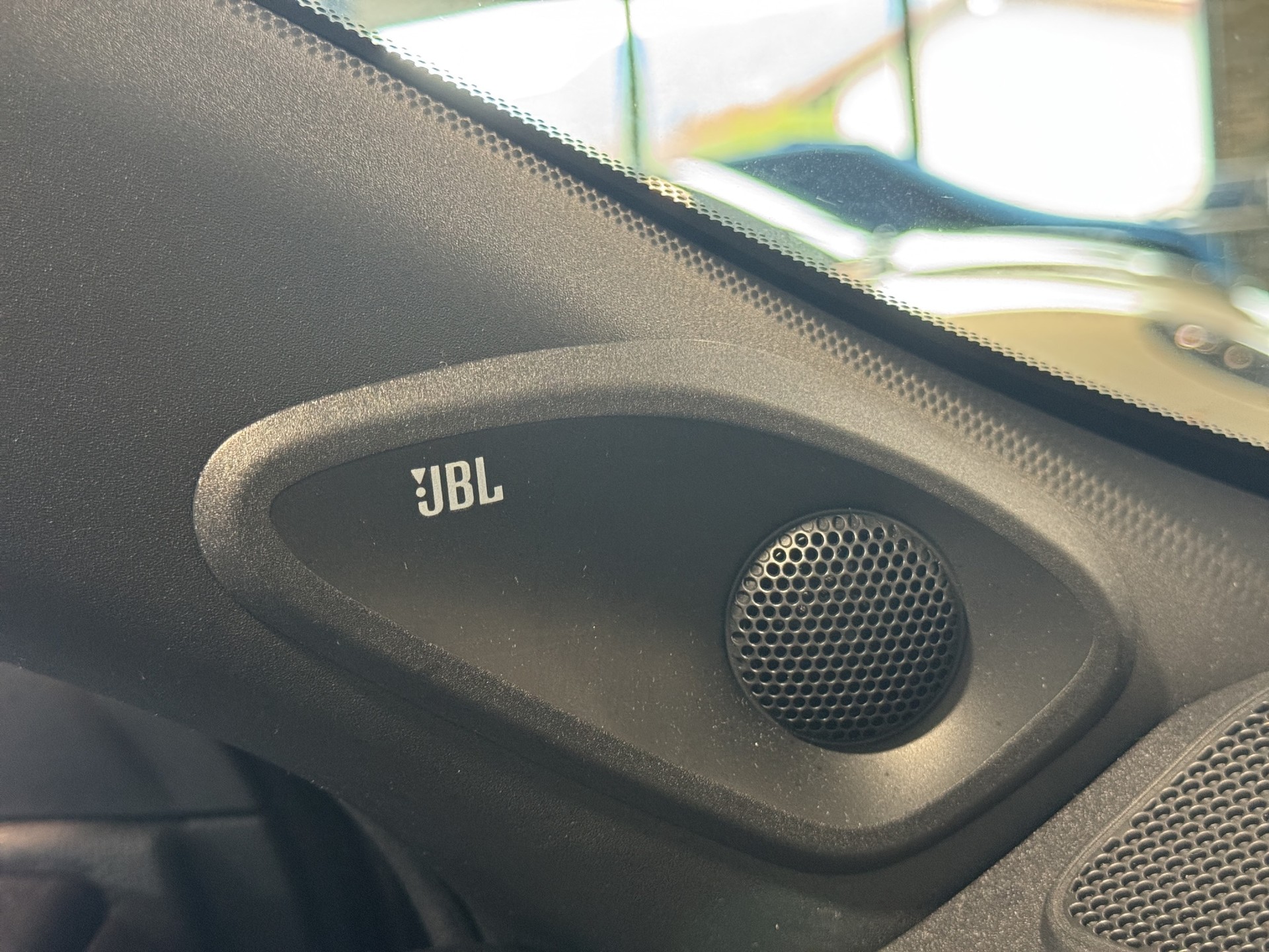 TOYOTA Yaris 1.5 GR Sport e-CVT-image-26