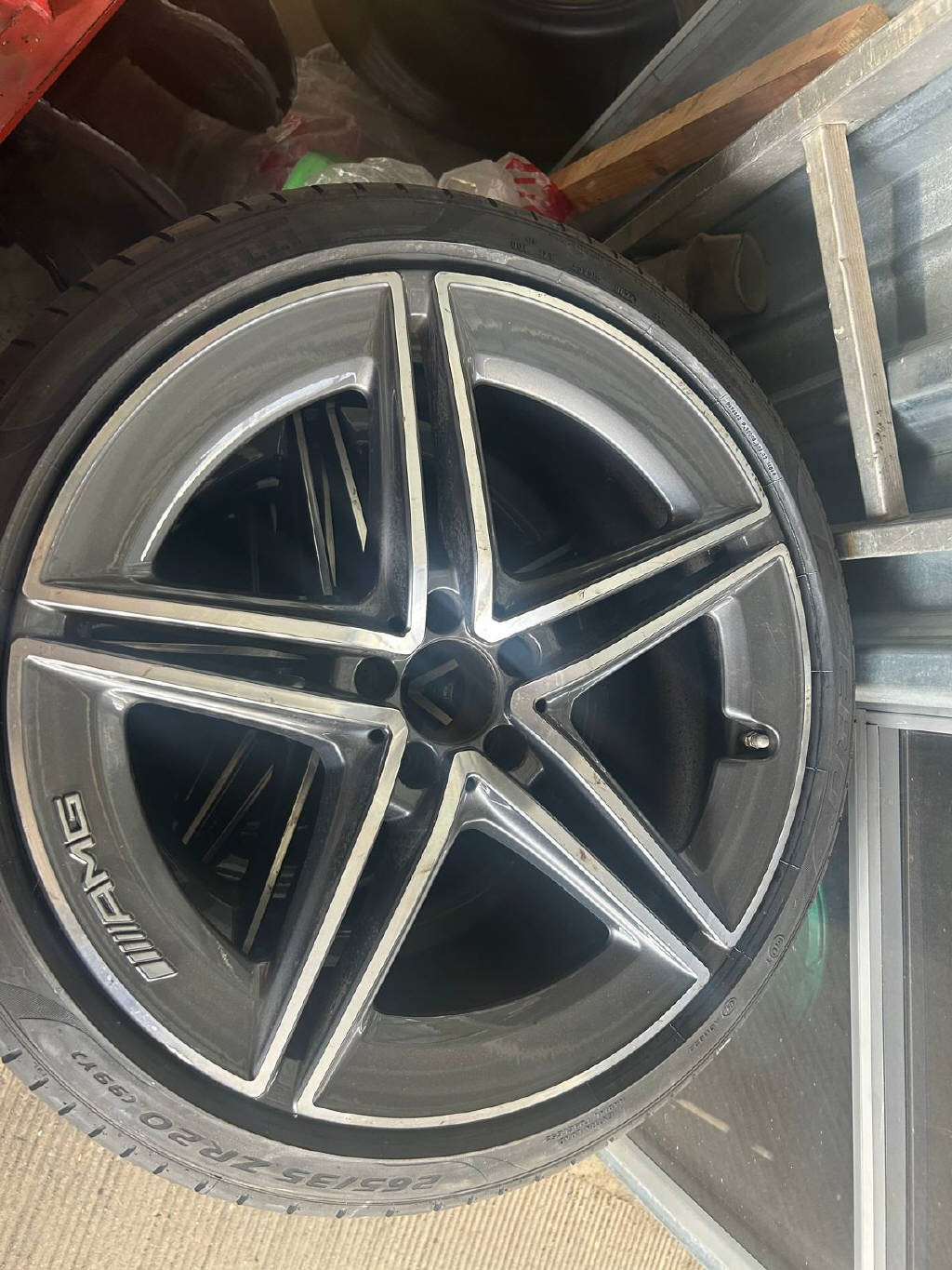 MERCEDES-BENZ E 63 S AMG 4matic+ Kombi-image-16