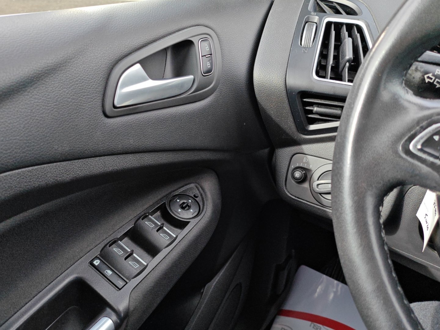 FORD C-Max 1.5 SCTi Titanium Automat (Véhicule Suisse · Expertise du jour · Service · Garantie · GPS)-image-19