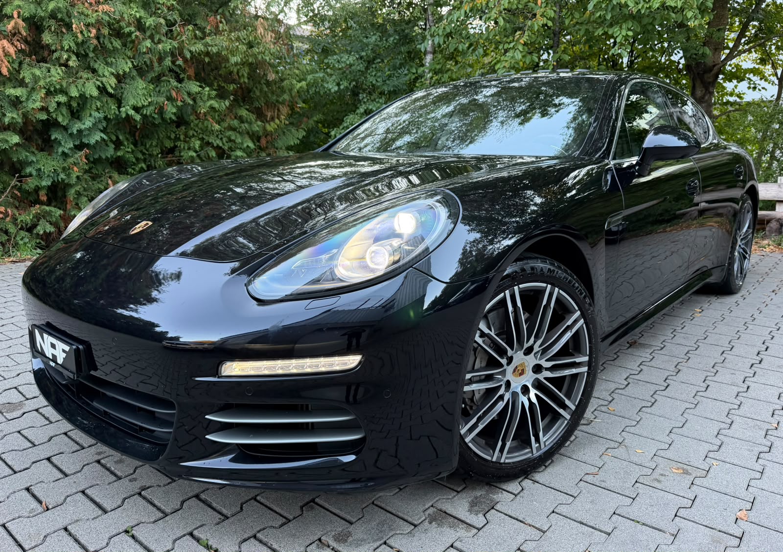 Car photo