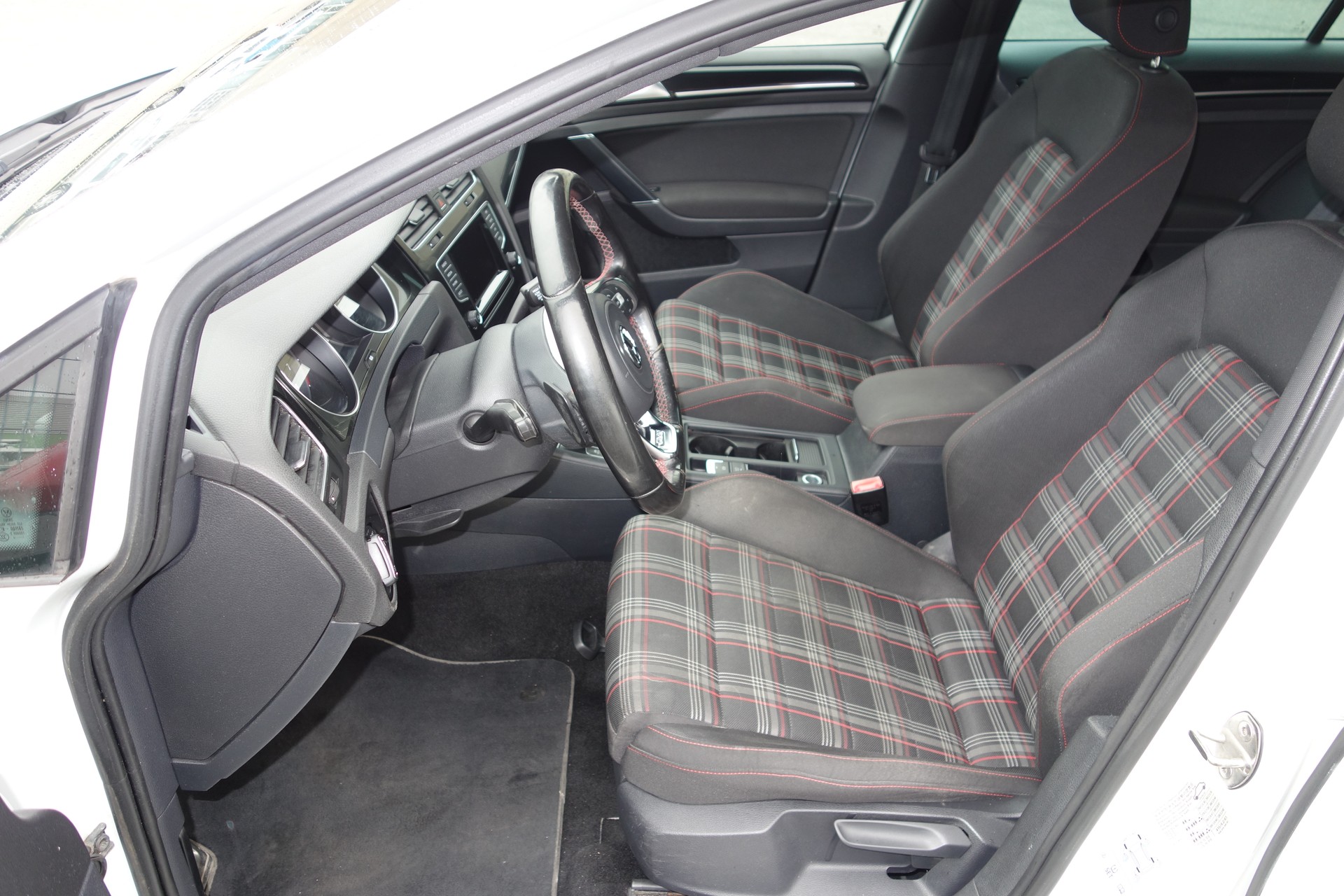 VW Golf 2.0 TSI GTI DSG-image-6