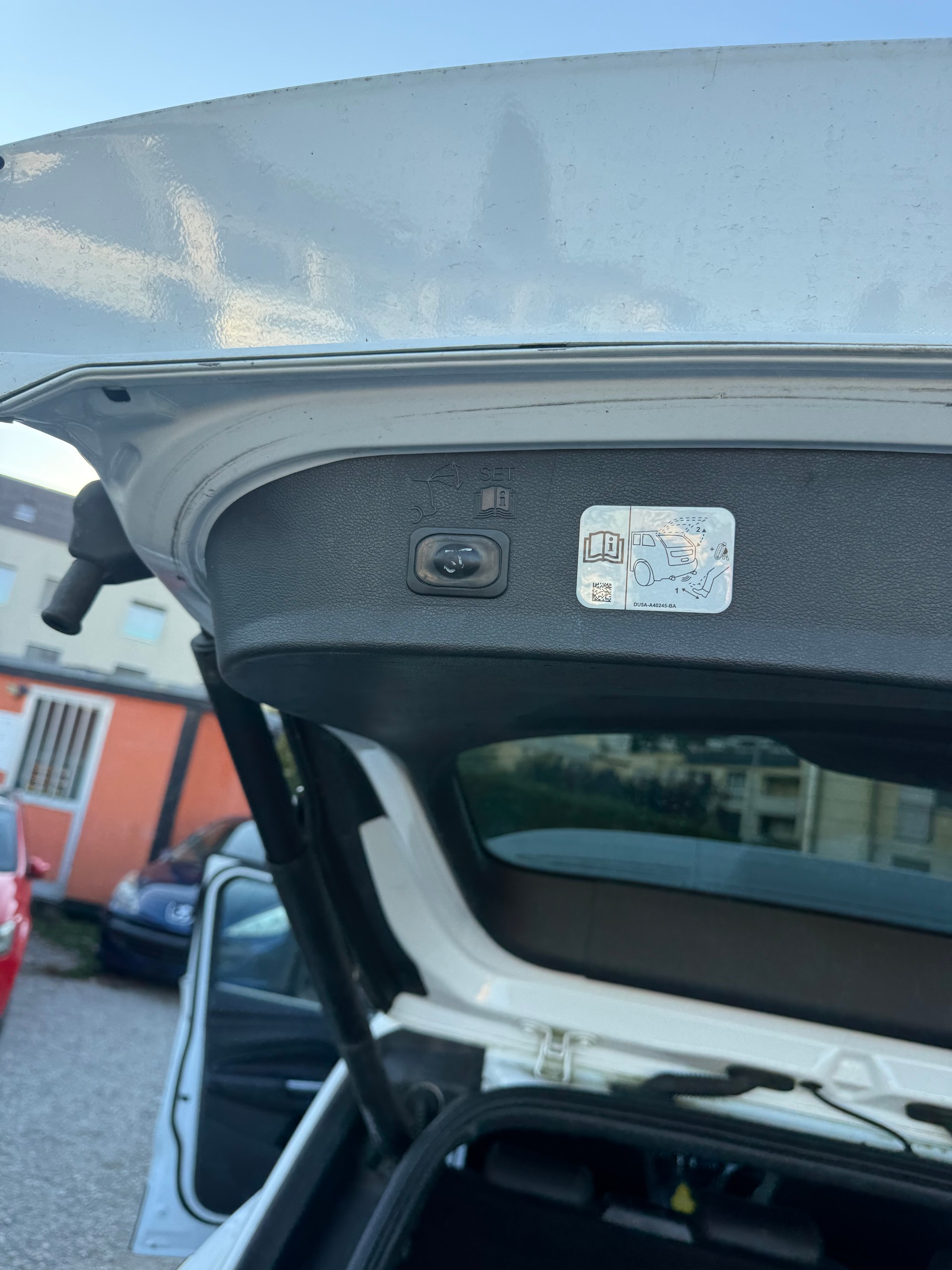 FORD Kuga 2.0 TDCi ST Line High 4WD PowerShift-image-8