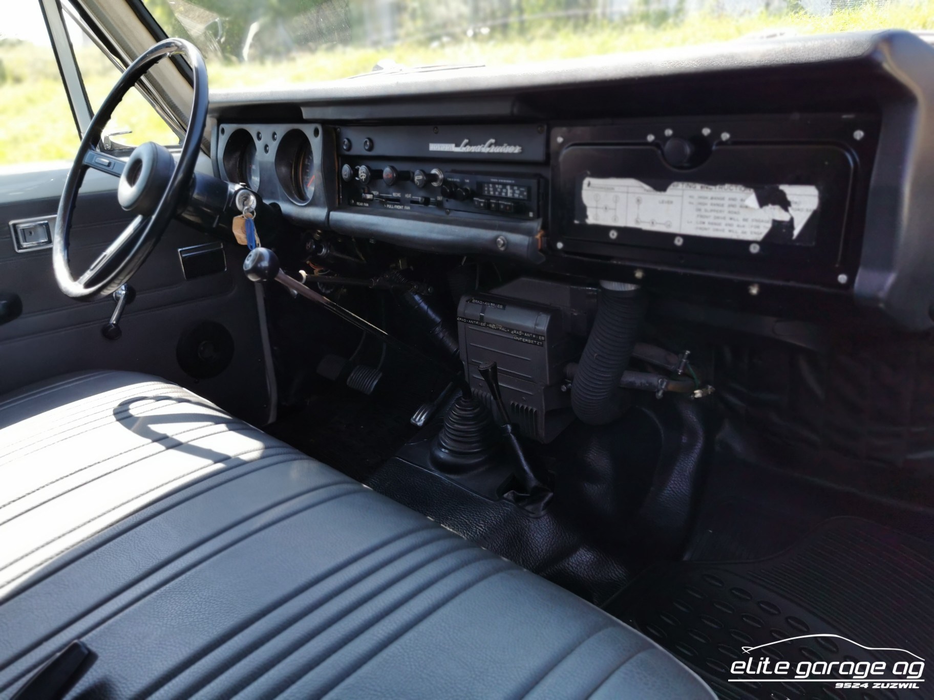 TOYOTA LAND CRUISER FJ 55 LV-image-13