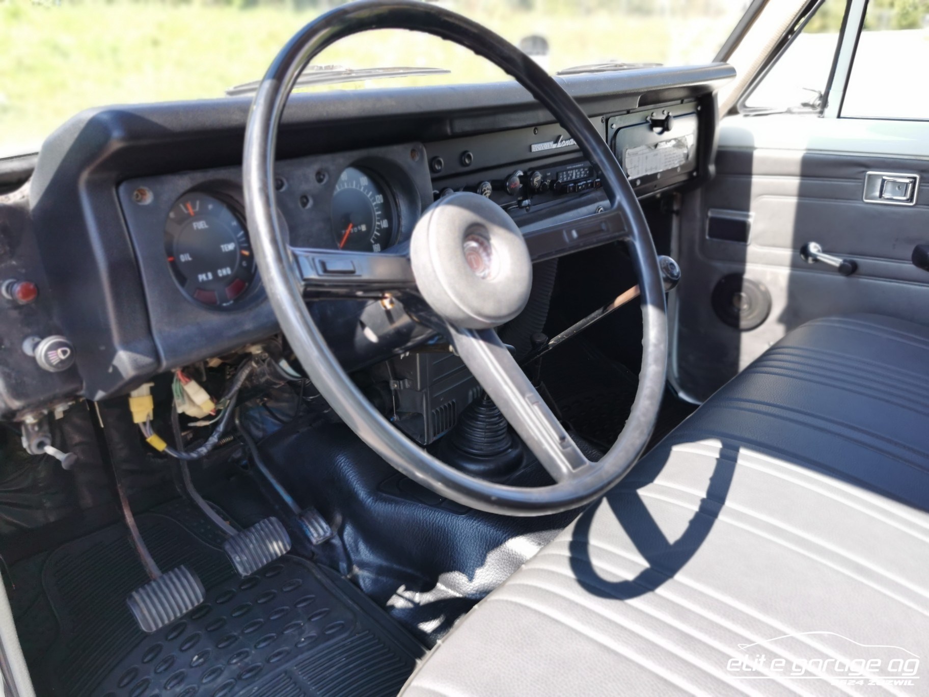TOYOTA LAND CRUISER FJ 55 LV-image-11