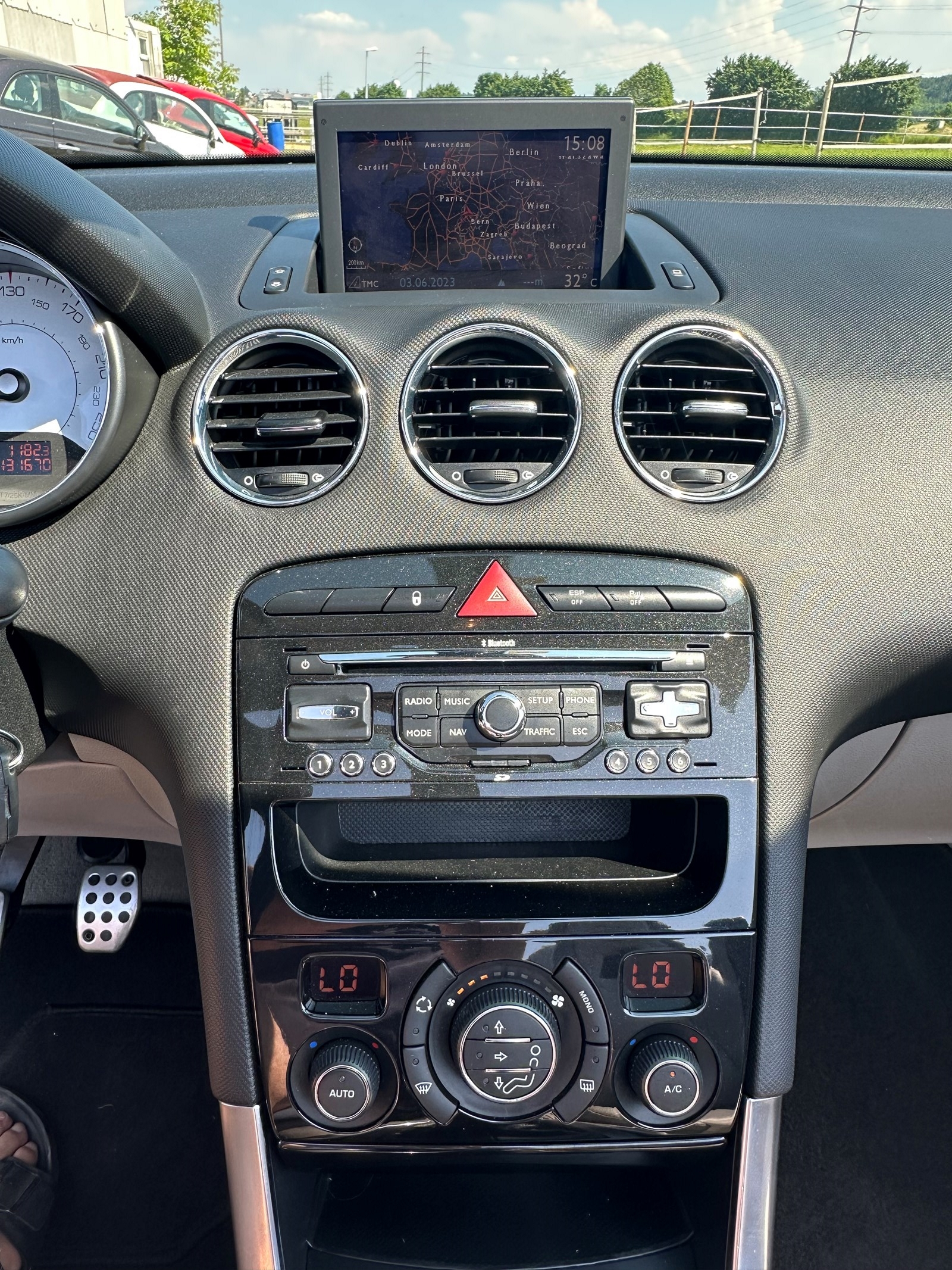 PEUGEOT 308 CC 1.6 16V Turbo Sport Pack-image-11